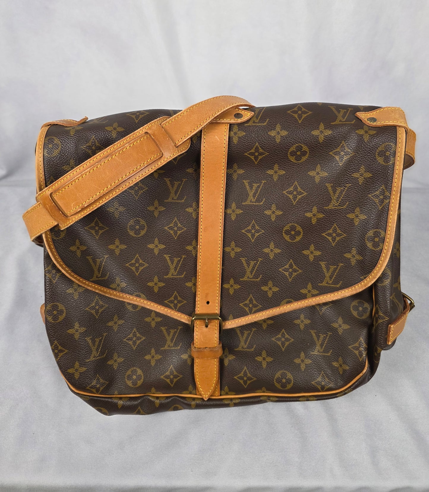 Louis Vuitton Monogram Saumur 35 Crossbody Messenger Bag