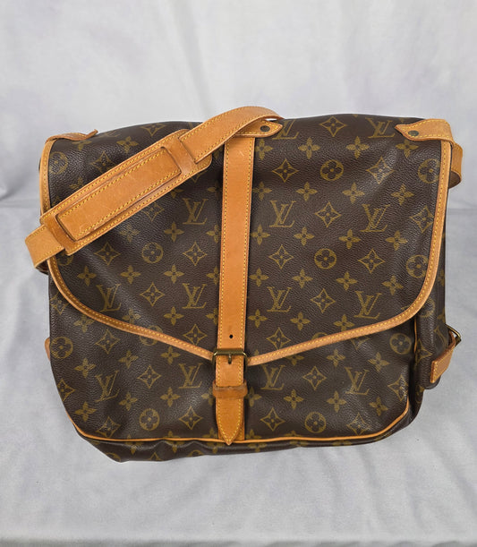 Louis Vuitton Monogram Saumur 35 Crossbody Messenger Bag