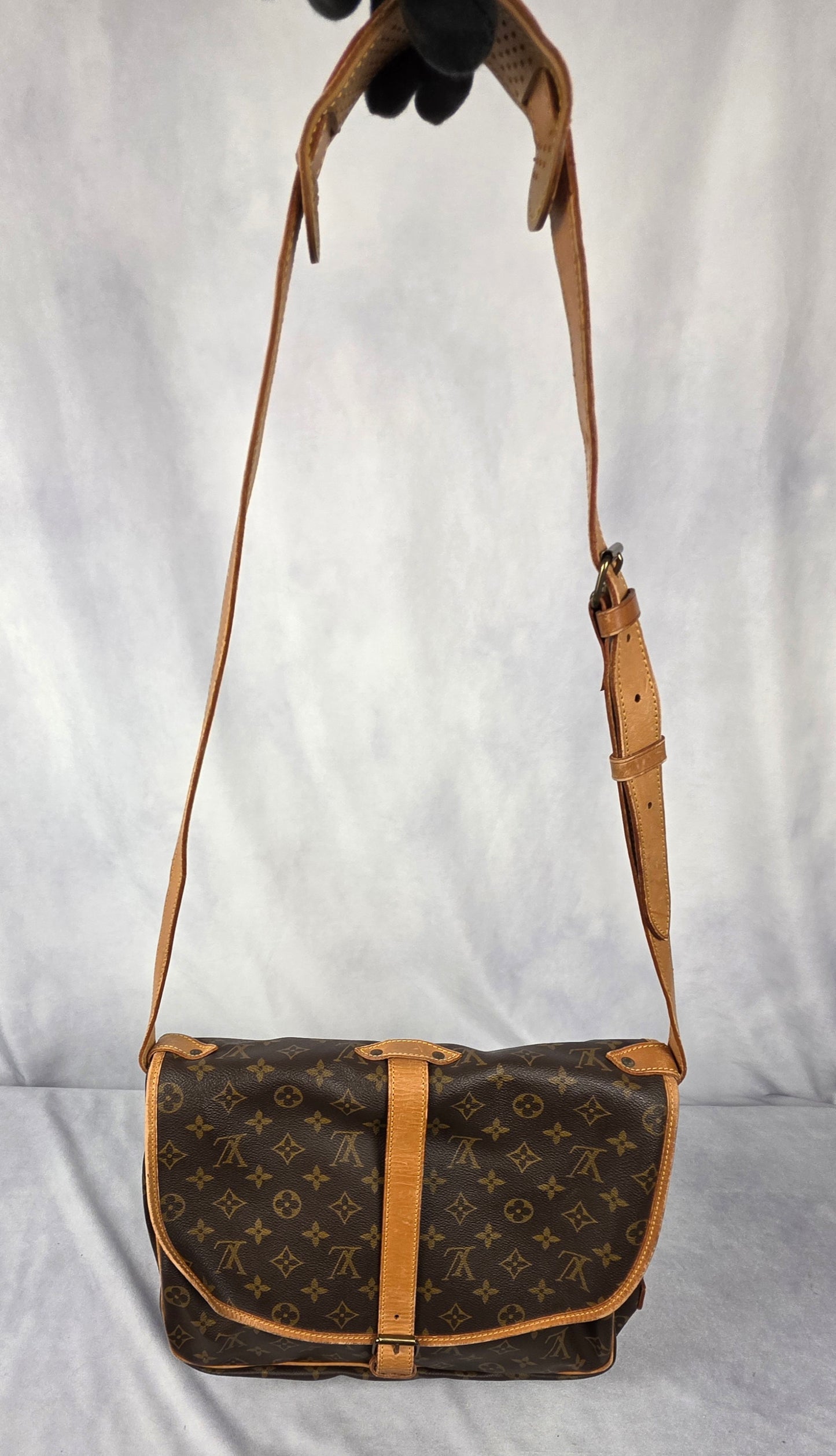 Louis Vuitton Monogram Saumur 35 Crossbody Messenger Bag