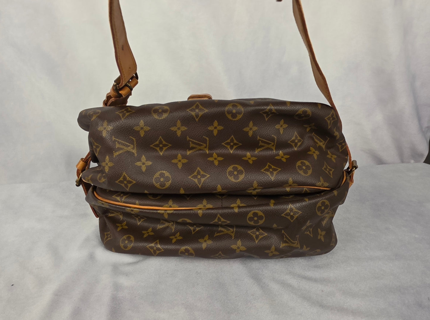 Louis Vuitton Monogram Saumur 35 Crossbody Messenger Bag