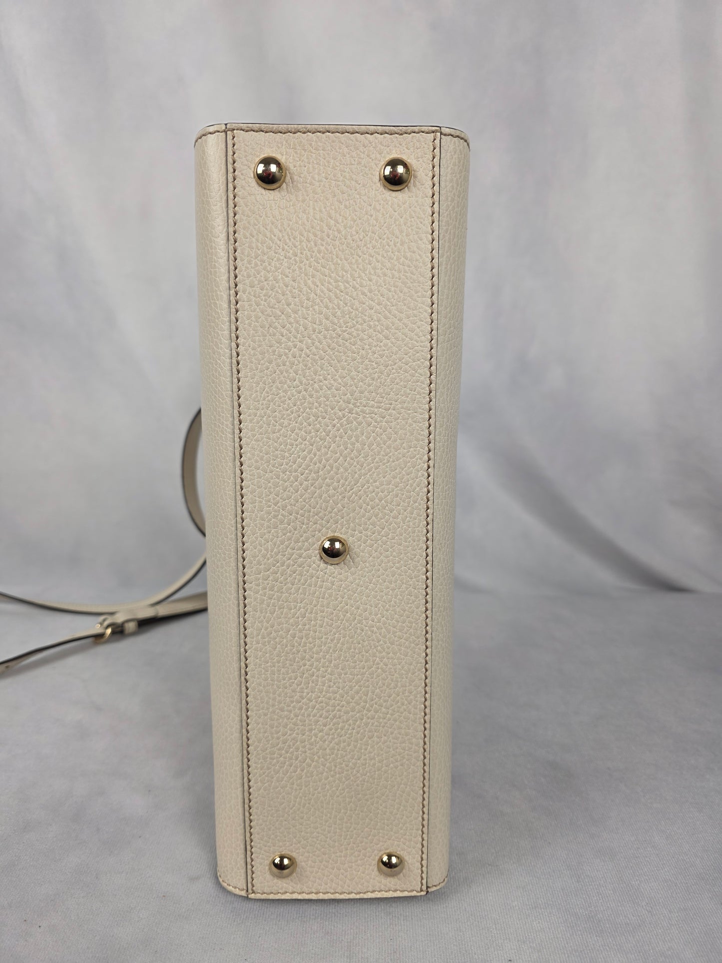 GUCCI SOHO TOP HANDLE BAG, BLACK W/ WHITE PEBBLED LEATHER