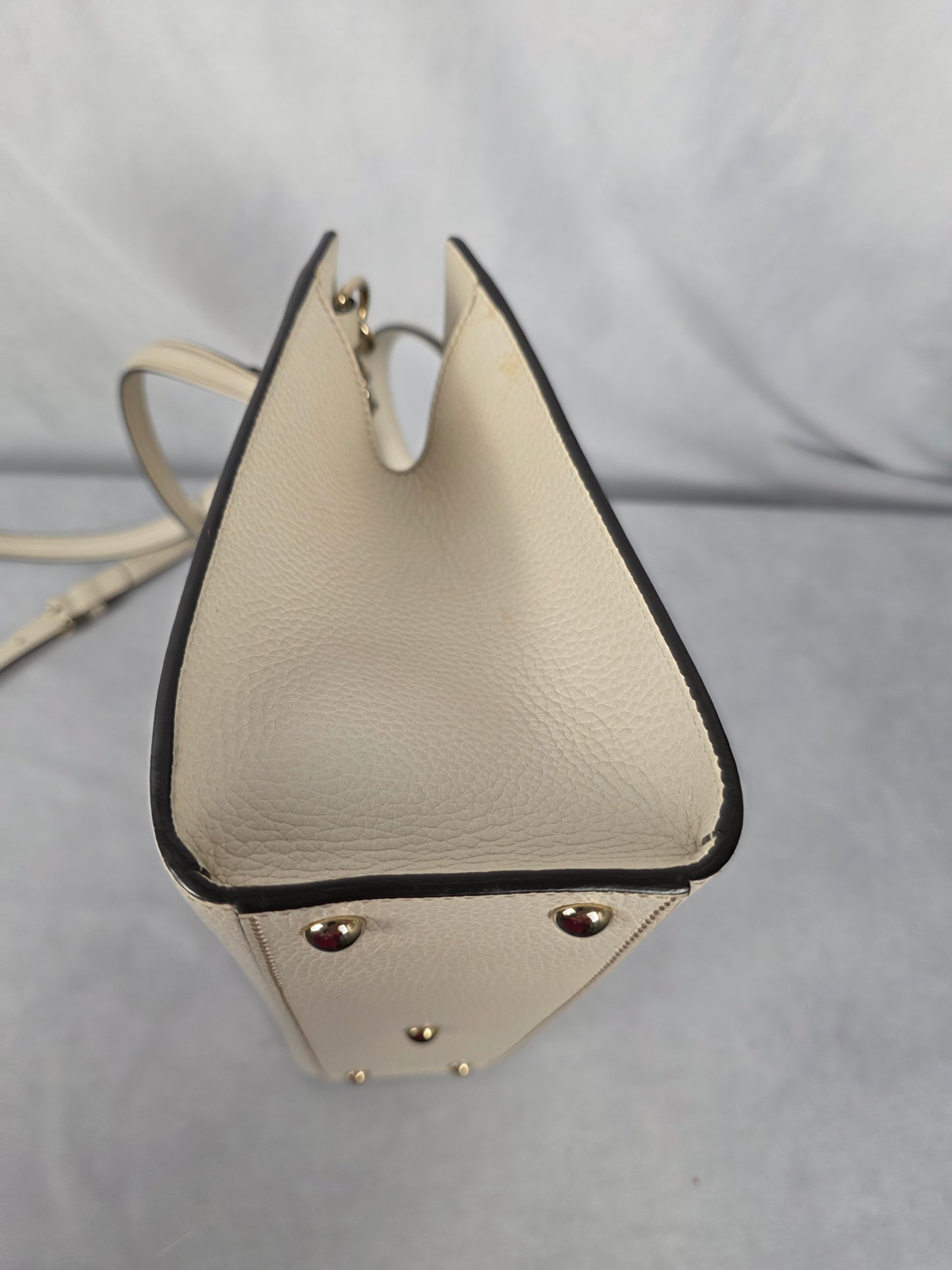 GUCCI SOHO TOP HANDLE BAG, BLACK W/ WHITE PEBBLED LEATHER