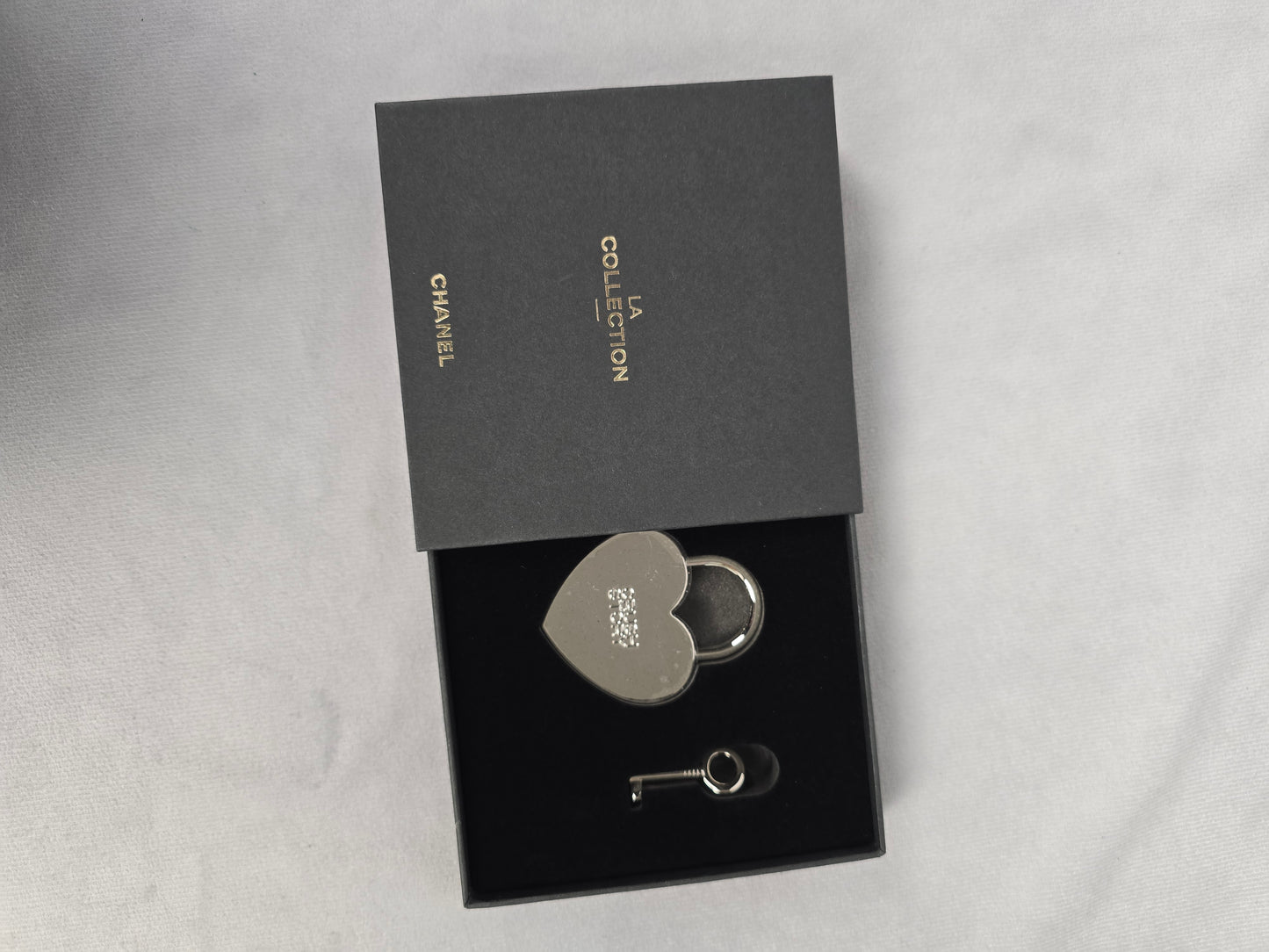 GWP Chanel Beaute LA Collection Silver Heart Lock and Key Set