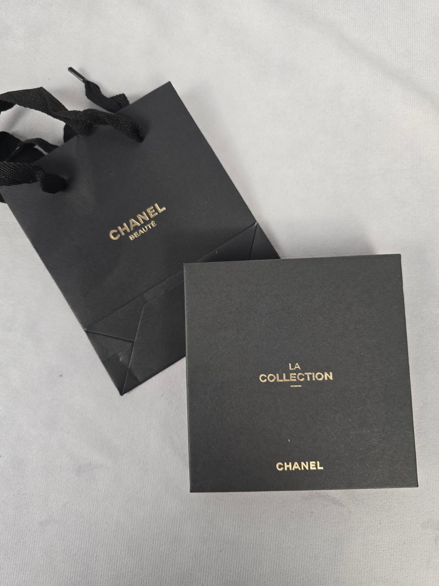 GWP Chanel Beaute LA Collection Silver Heart Lock and Key Set