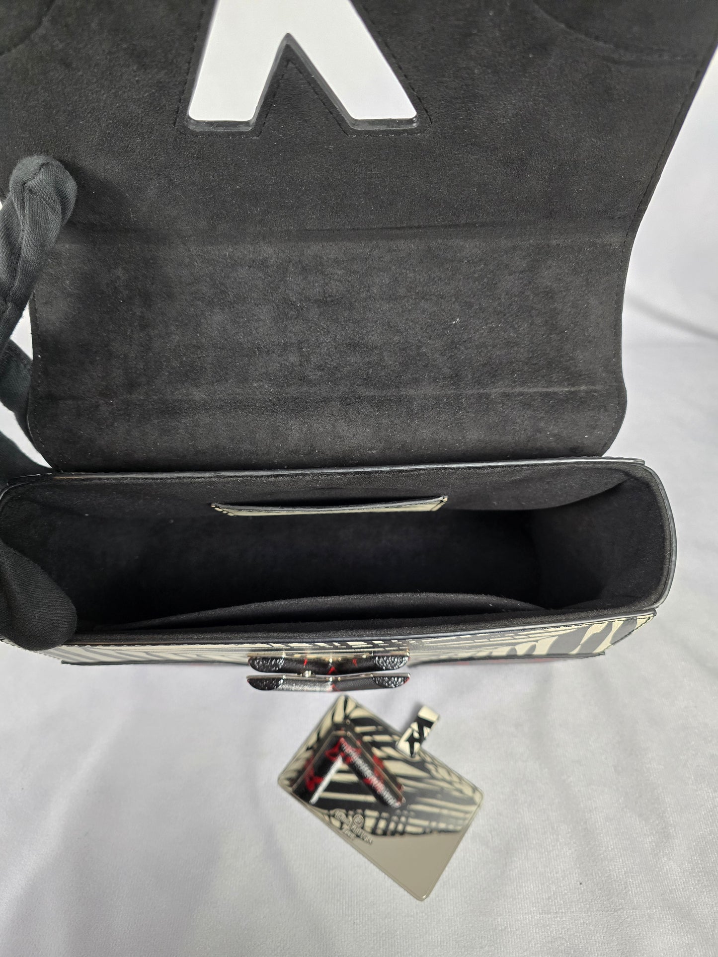 Louis Vuitton Mongram Infrarouge Palm Twist Shoulder MM Bag