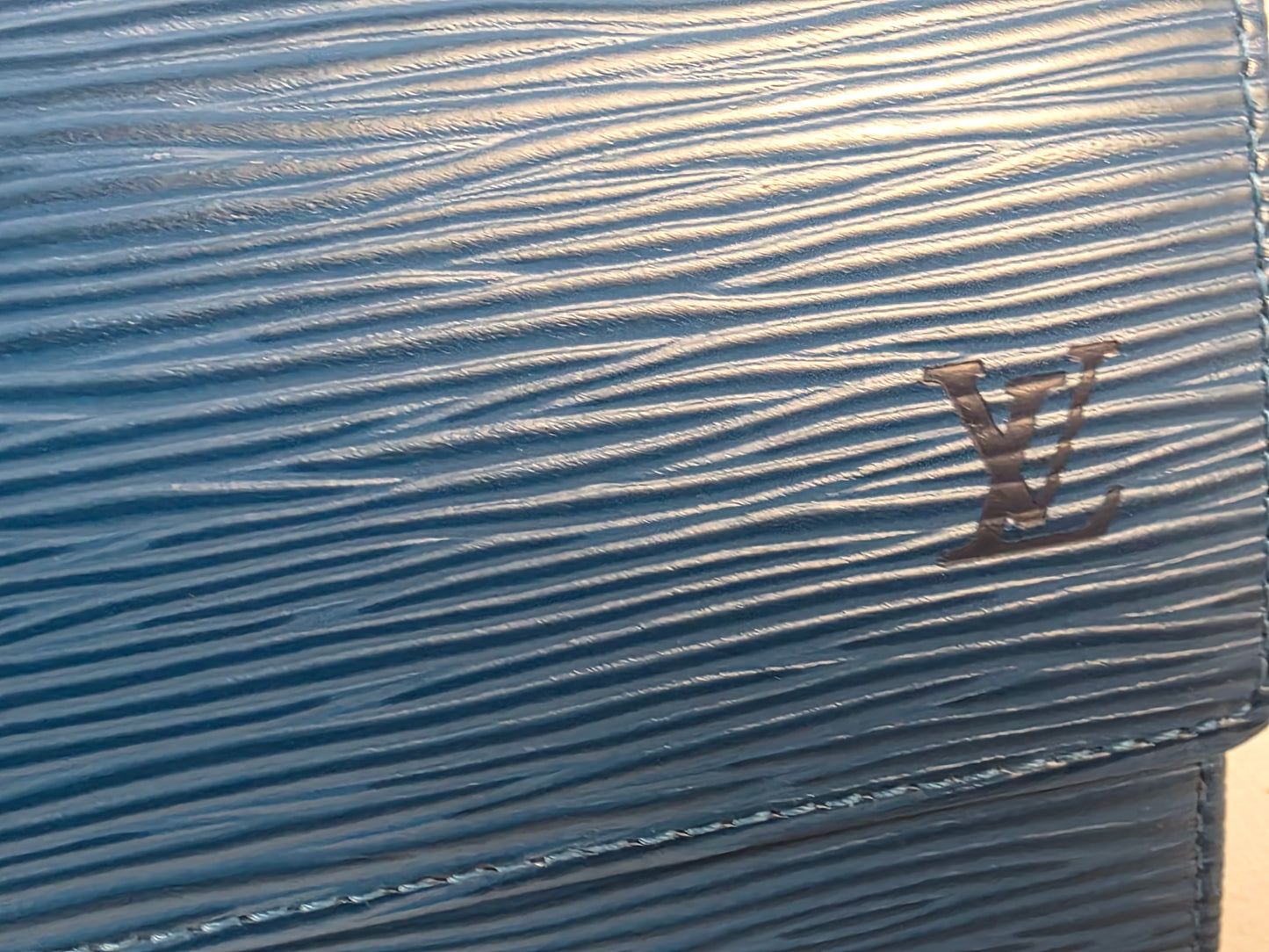 Louis Vuitton Blue Epi Sarah Wallet