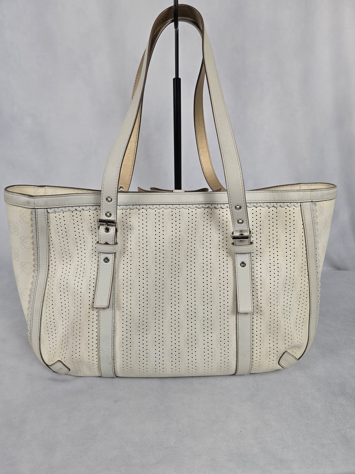Loewe Anagram Tote in Off White