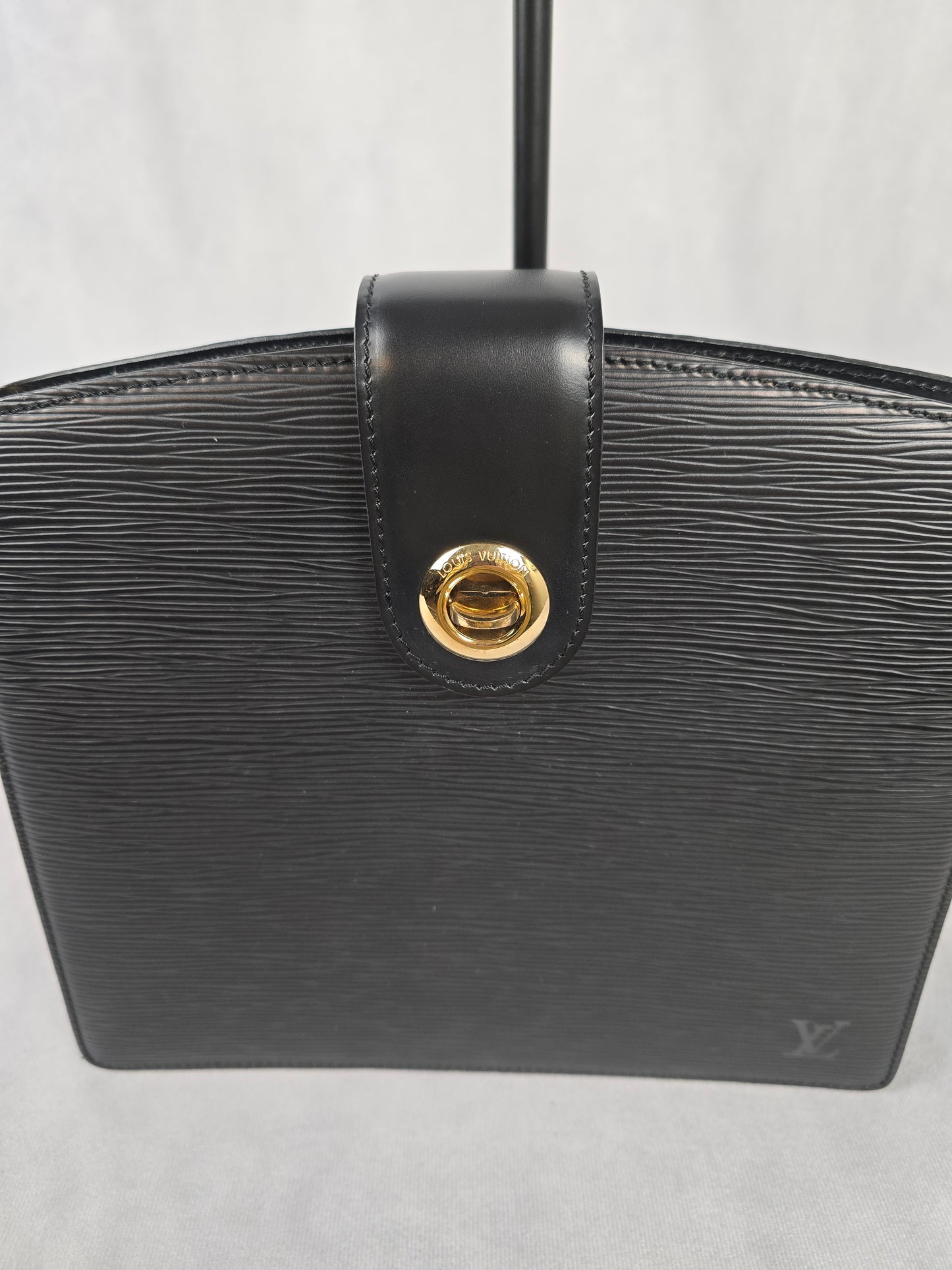 Louis Vuitton Epi Capucines Shoulder Bag in Black