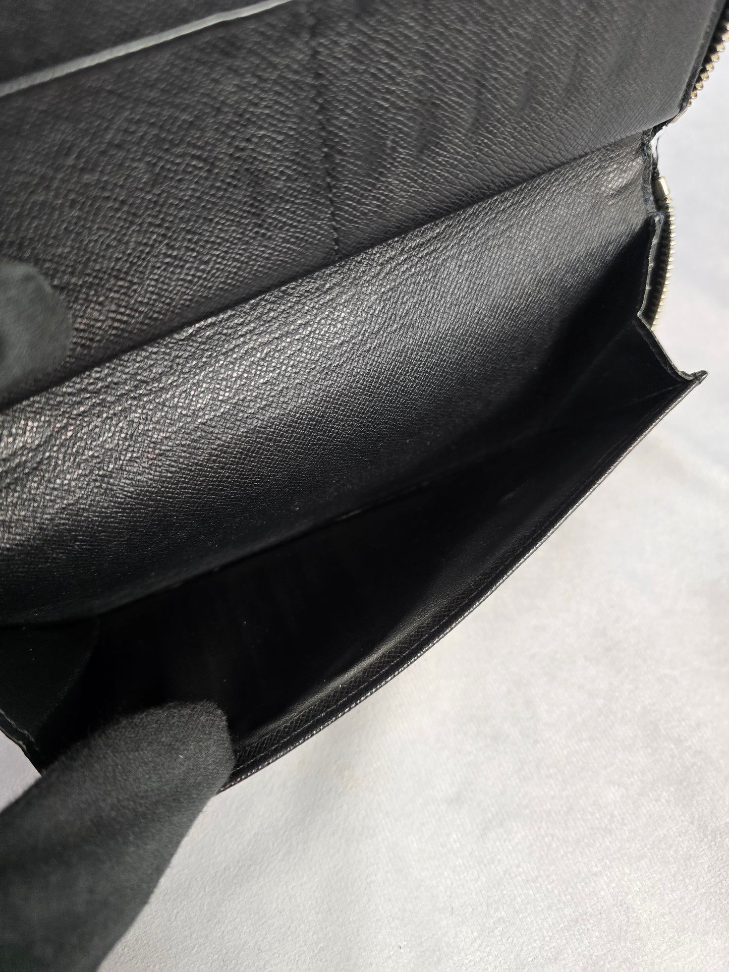 Louis Vuitton Damier Graphite Pattern Zippy Wallet