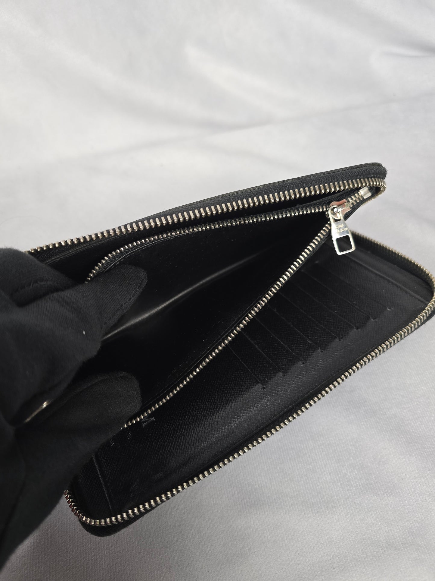 Louis Vuitton Damier Graphite Pattern Zippy Wallet
