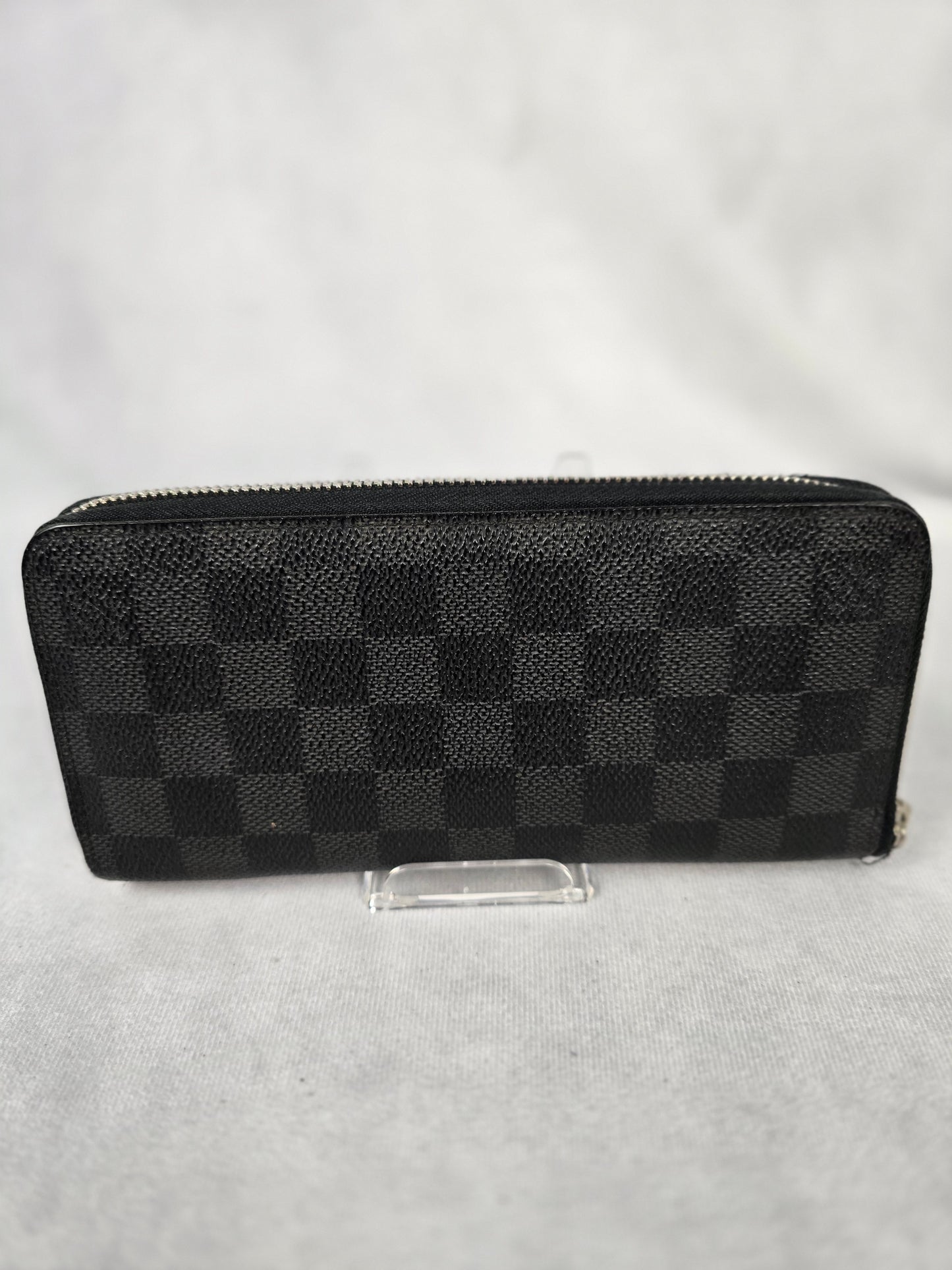 Louis Vuitton Damier Graphite Pattern Zippy Wallet