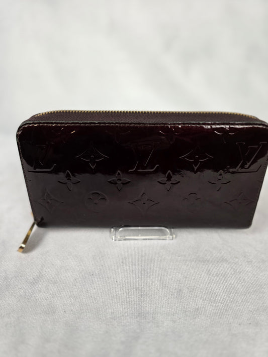 Louis Vuitton Amarente Vernis Brown Embossed Zippy Wallet