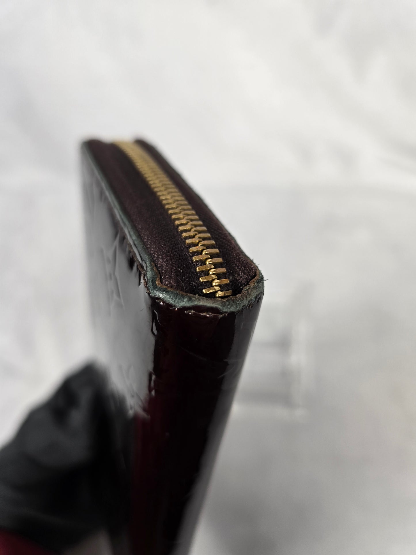 Louis Vuitton Amarente Vernis Brown Embossed Zippy Wallet