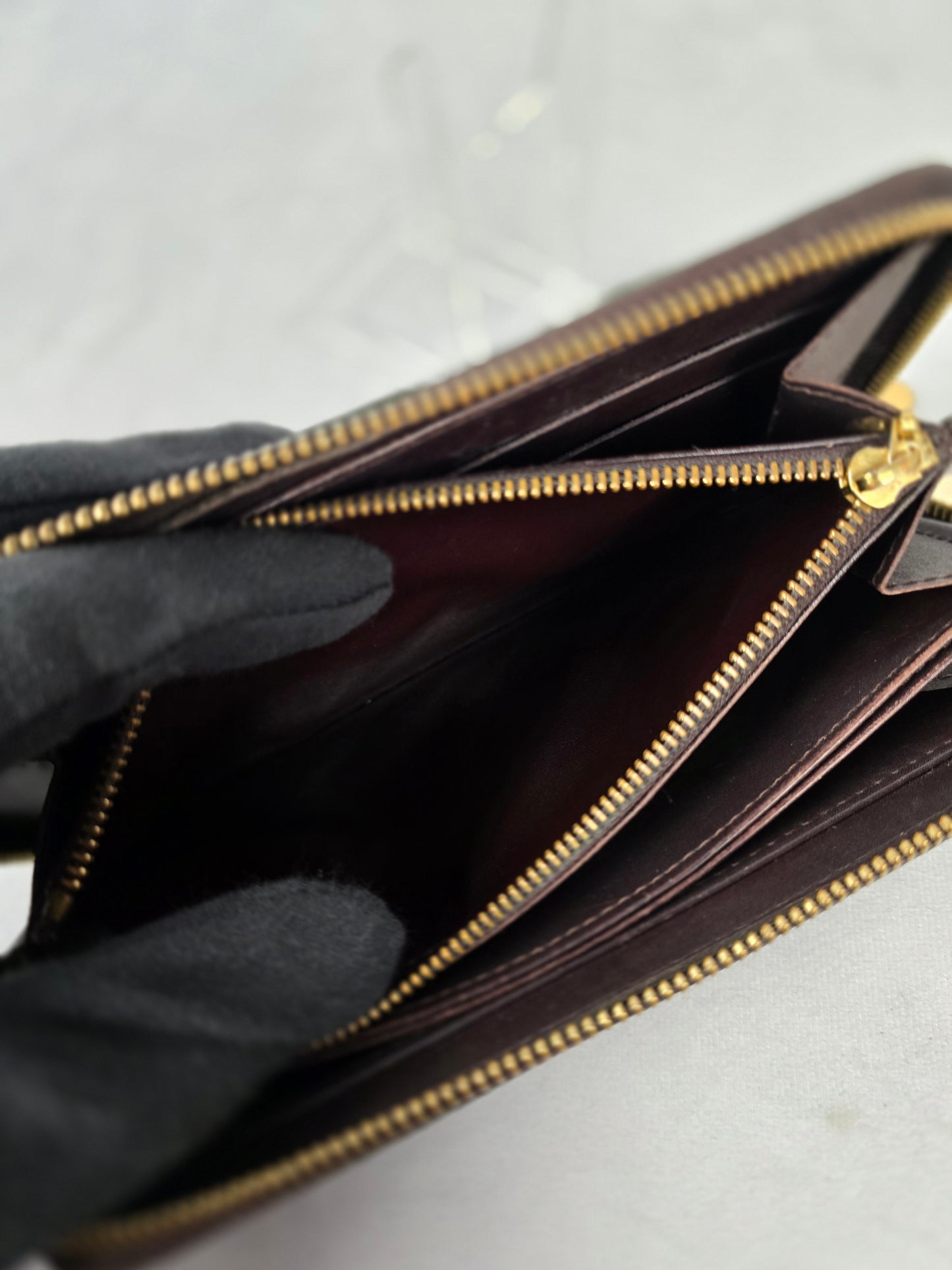 Louis Vuitton Amarente Vernis Brown Embossed Zippy Wallet