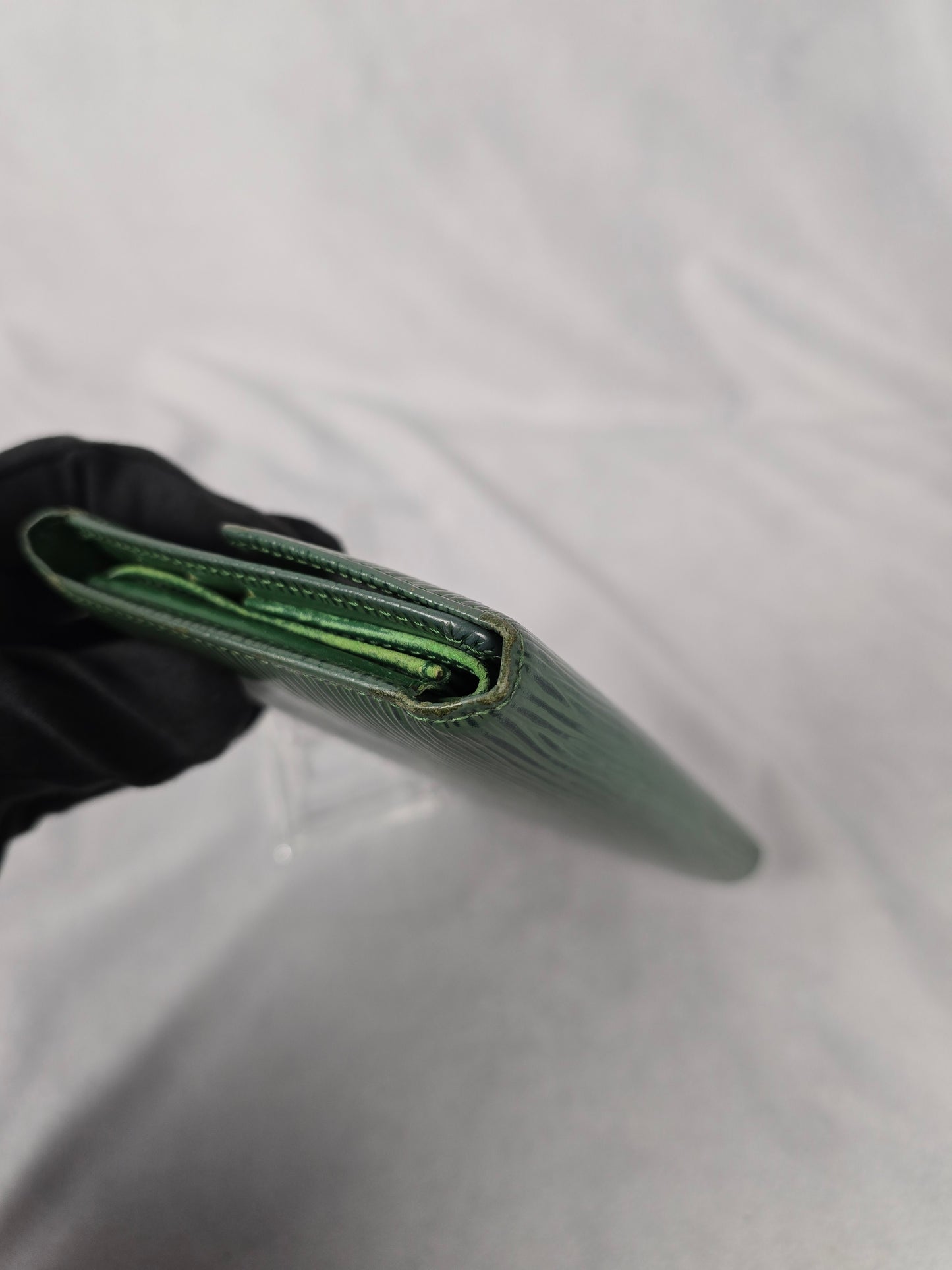 Louis Vuitton EPI Sarah Green Wallet