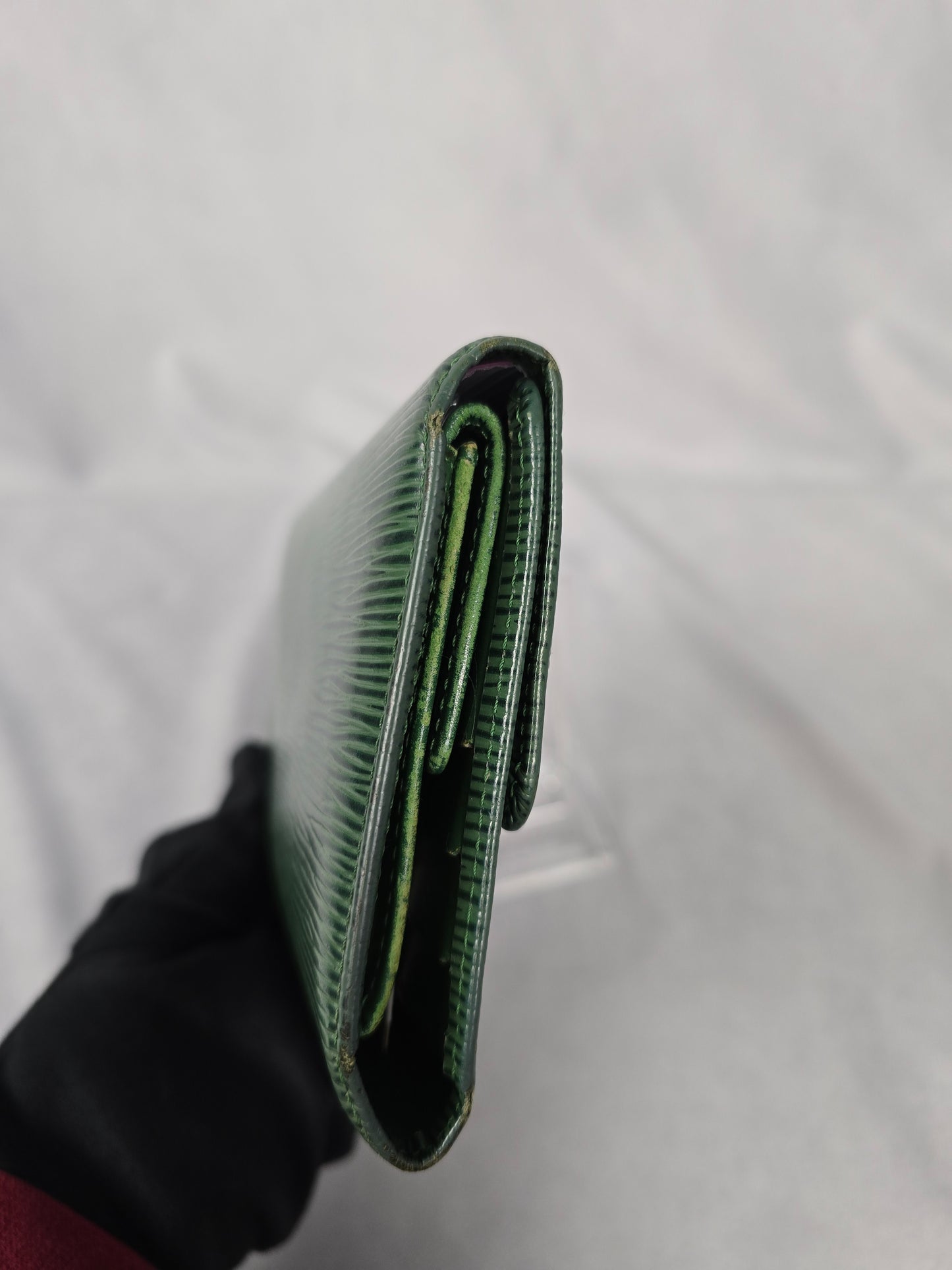 Louis Vuitton EPI Sarah Green Wallet
