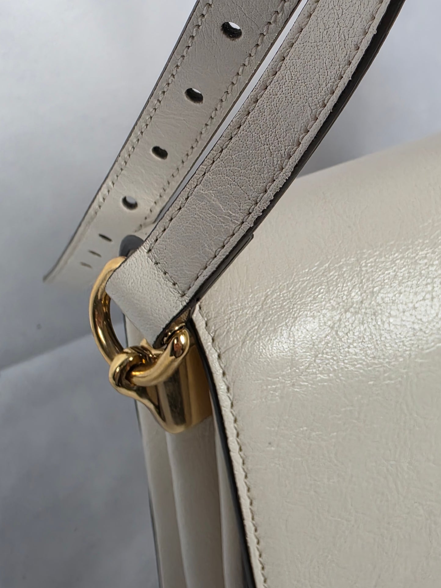 Gucci Crystal Animalier Shoulder Bag in Off-White Leather
