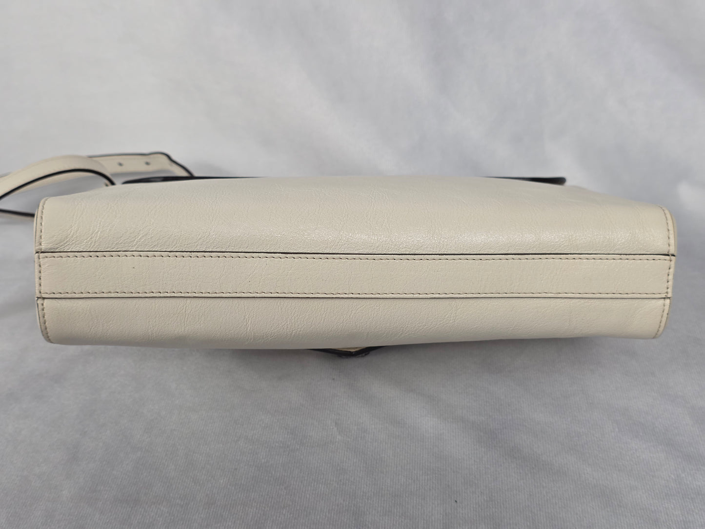 Gucci Crystal Animalier Shoulder Bag in Off-White Leather