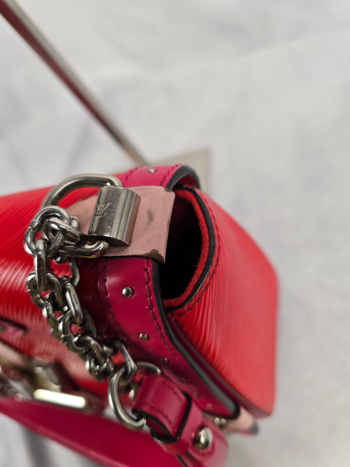 Louis Vuitton Limited Edition Red Epi Leather Trunk Twist MM Shoulder Bag