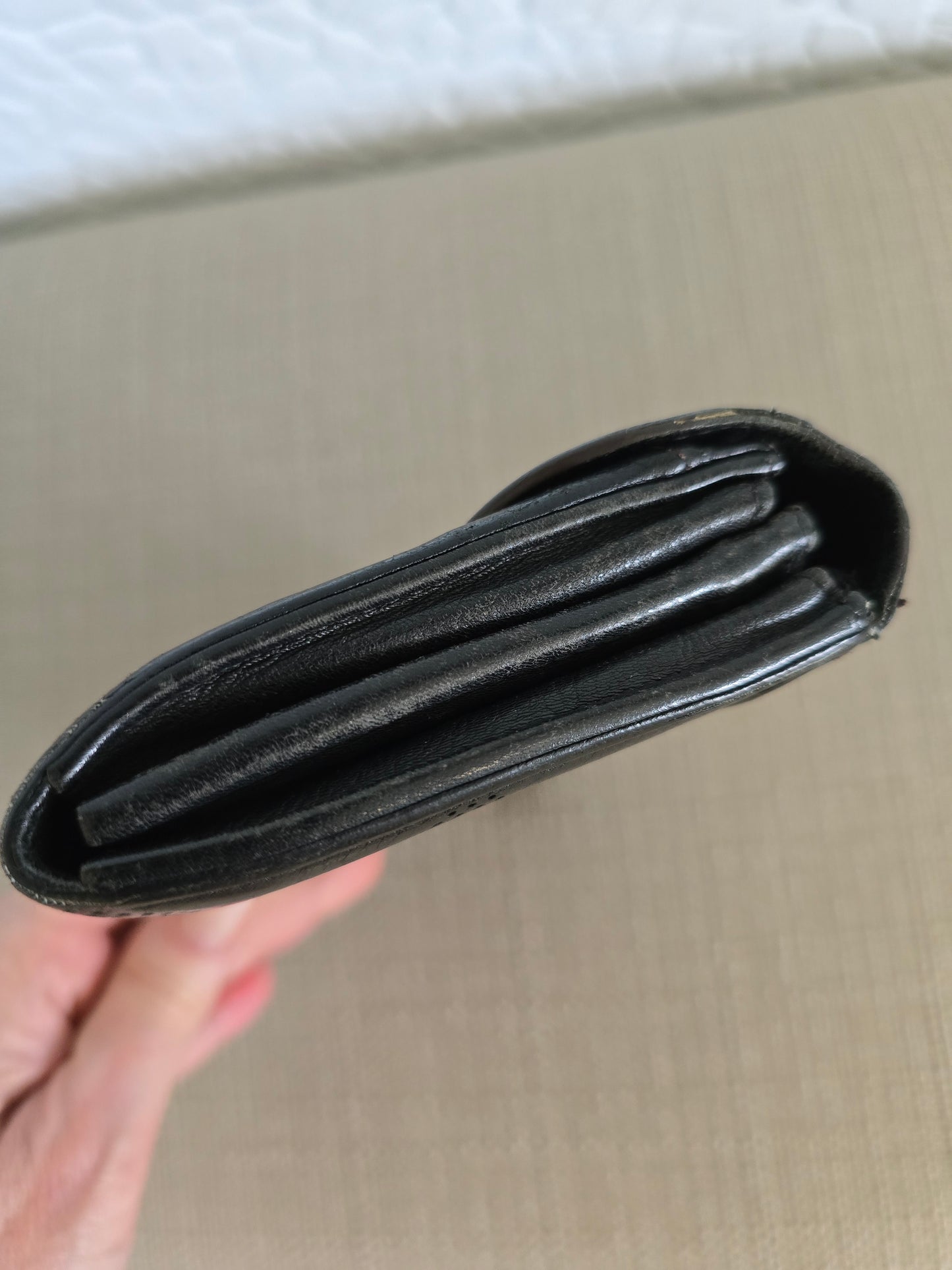 Louis Vuitton Portefeuille Amelia Mahina Leather Long Wallet Black