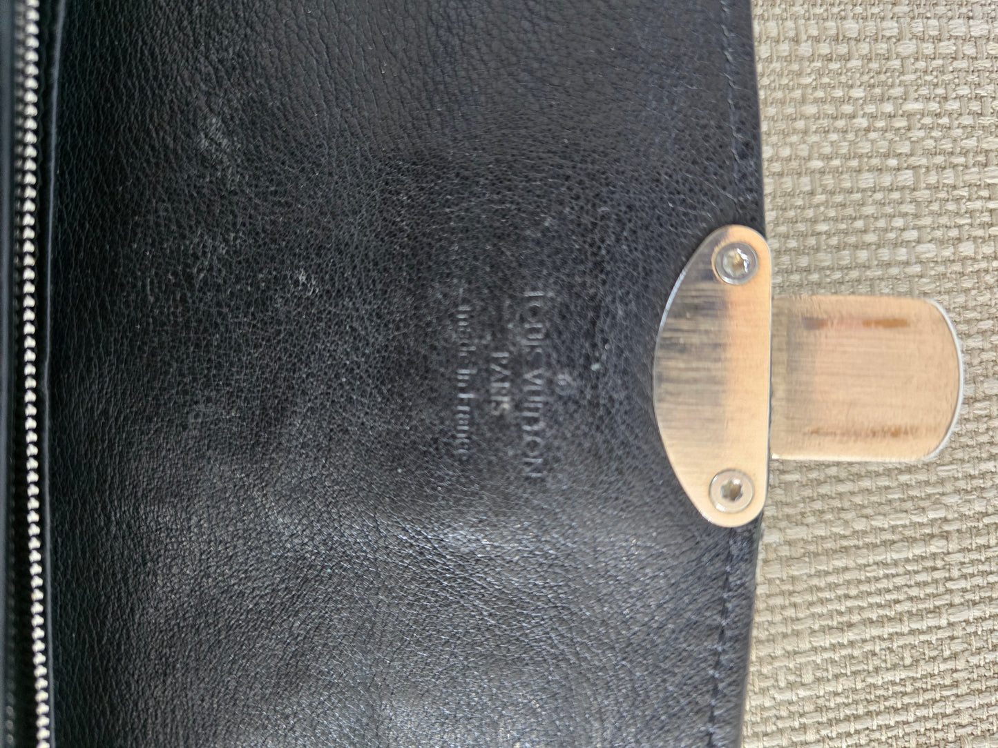 Louis Vuitton Portefeuille Amelia Mahina Leather Long Wallet Black
