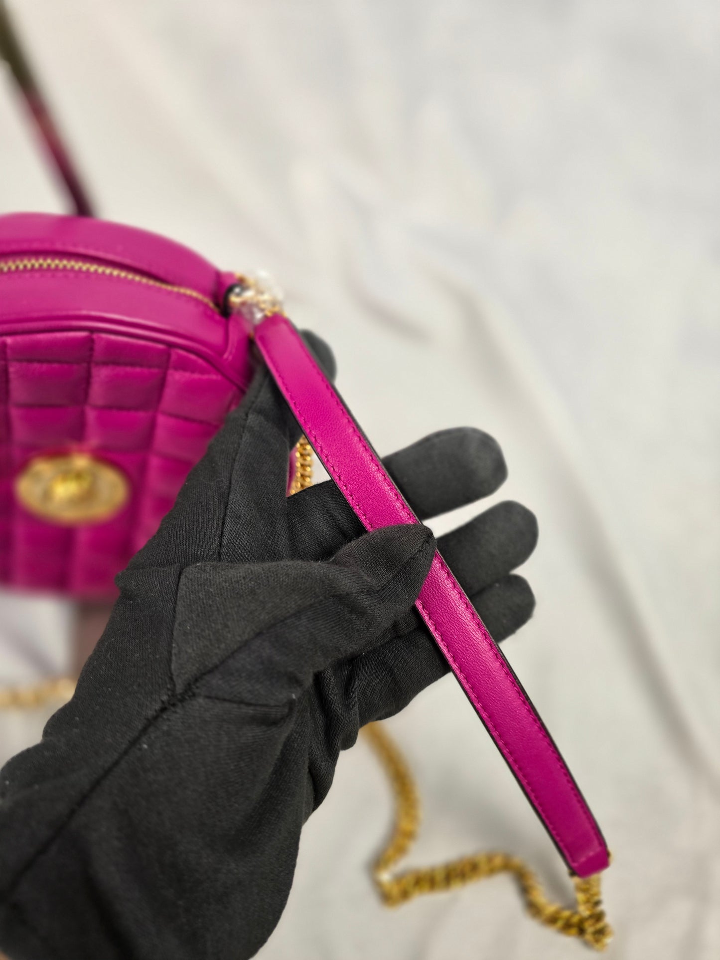 Versace Nappa Quilted La Medusa Round Camera Bag - Fuchsia