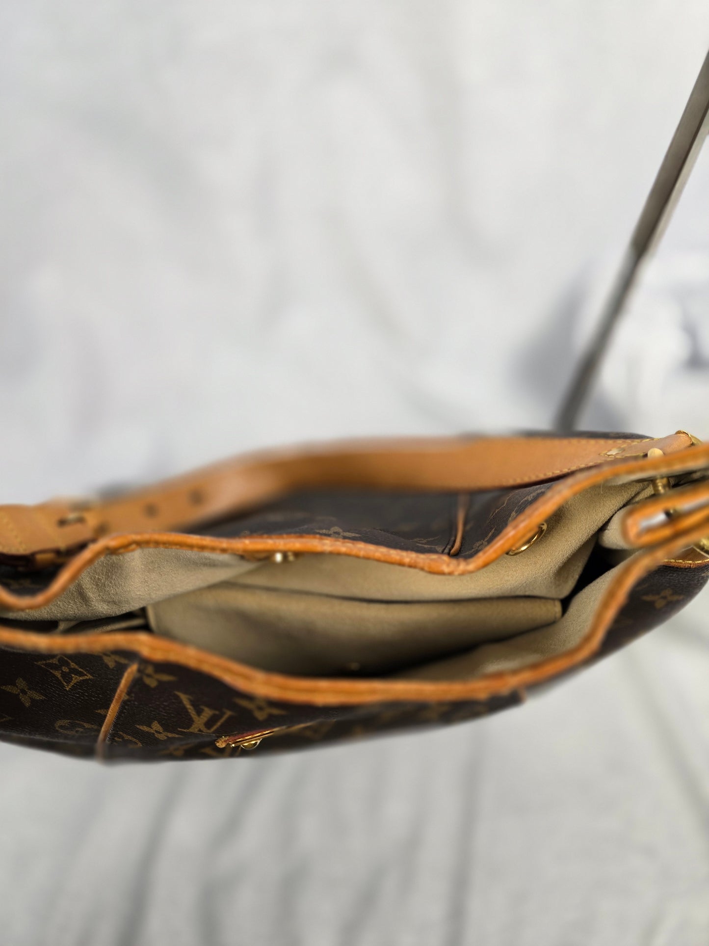 Louis Vuitton Galliera PM