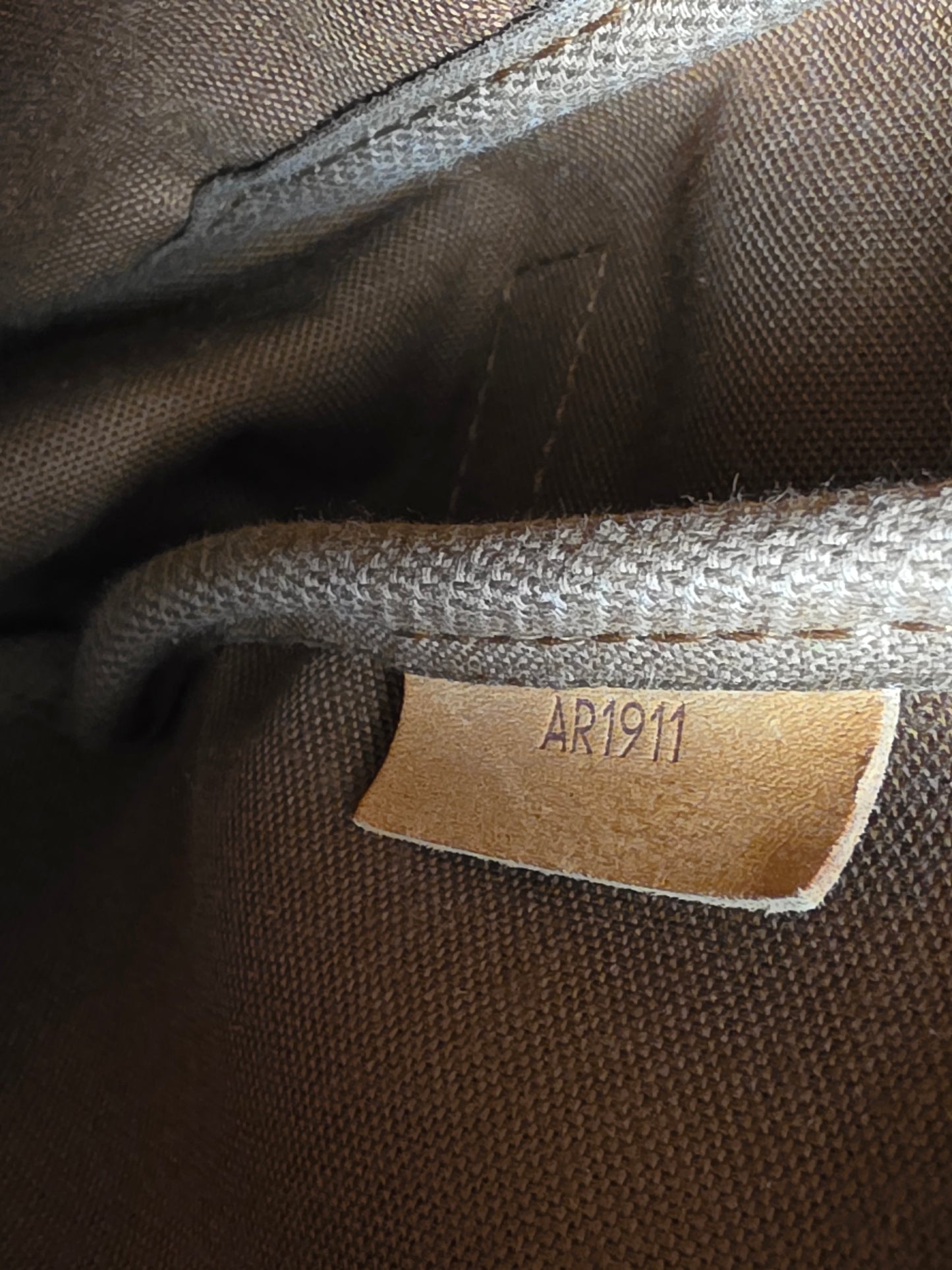 Louis Vuitton Monogram Saumur 35 Crossbody Messenger Bag