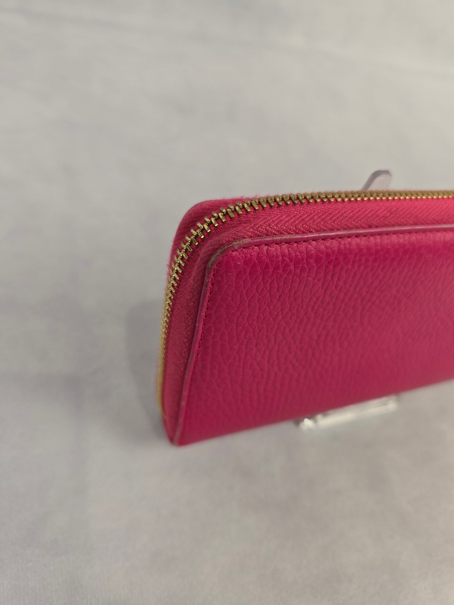 Gucci GG Marmont Zip-Around Wallet in Pink