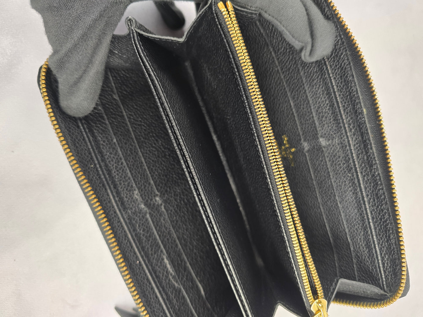 Louis Vuitton Empriente Black Leather Zippy Wallet
