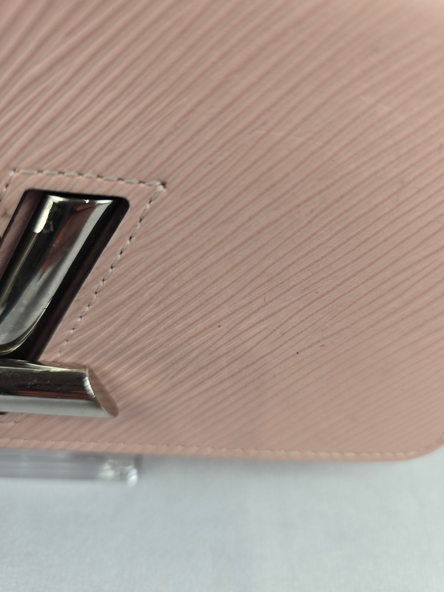 Louis Vuitton Twist Wallet in Rose Ballerina Epi Leather