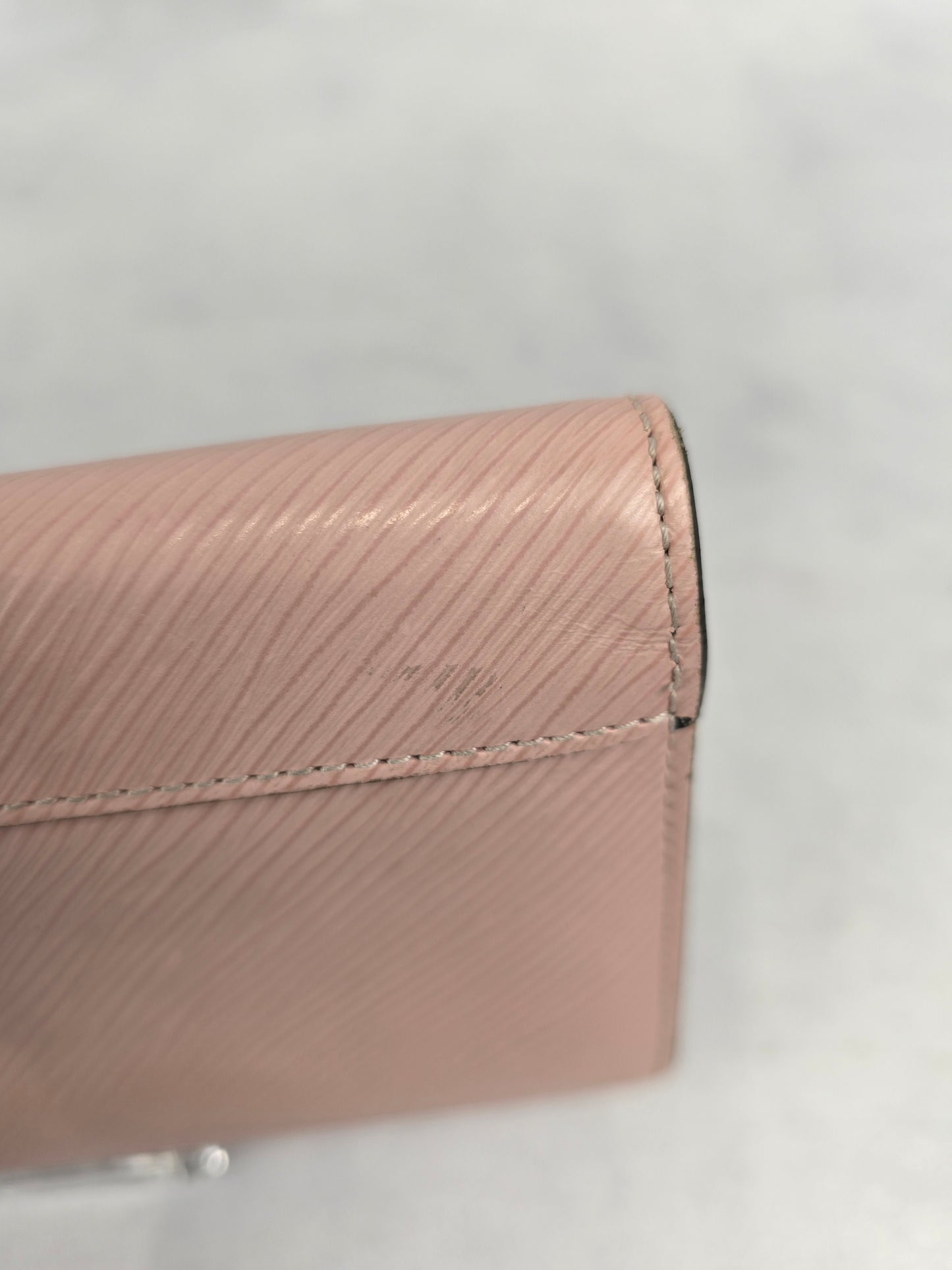 Louis Vuitton Twist Wallet in Rose Ballerina Epi Leather