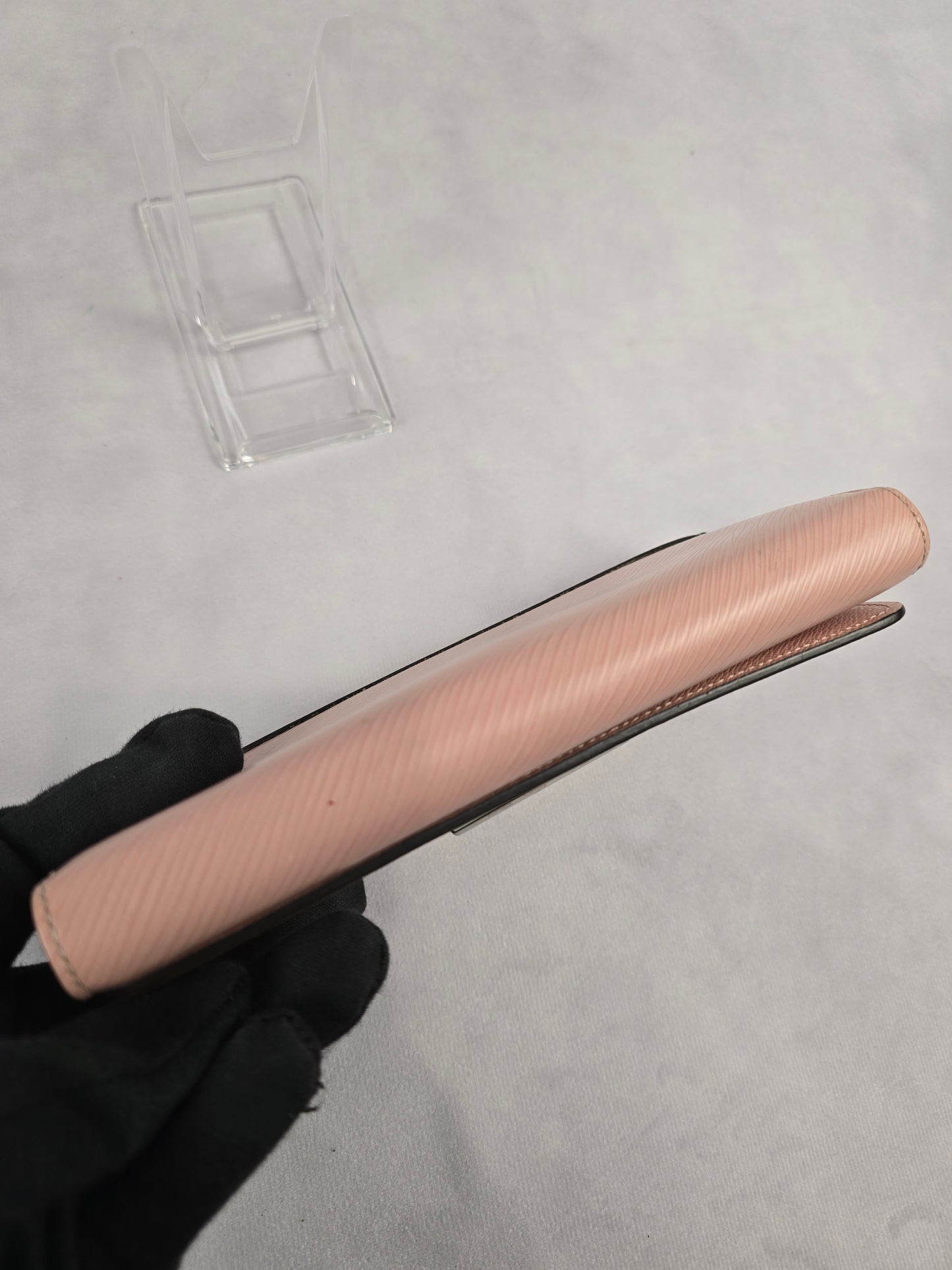 Louis Vuitton Twist Wallet in Rose Ballerina Epi Leather