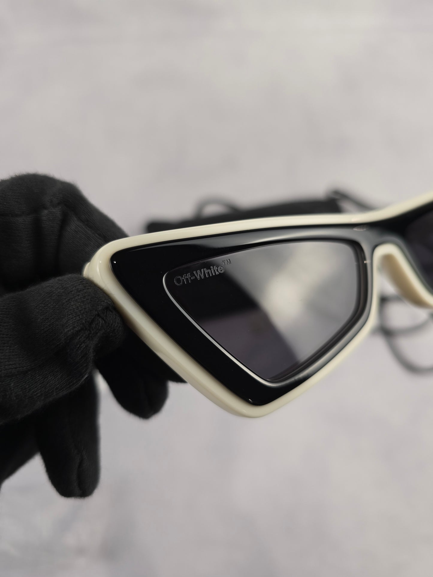 Off White Artemisia Sunglasses - NWT
