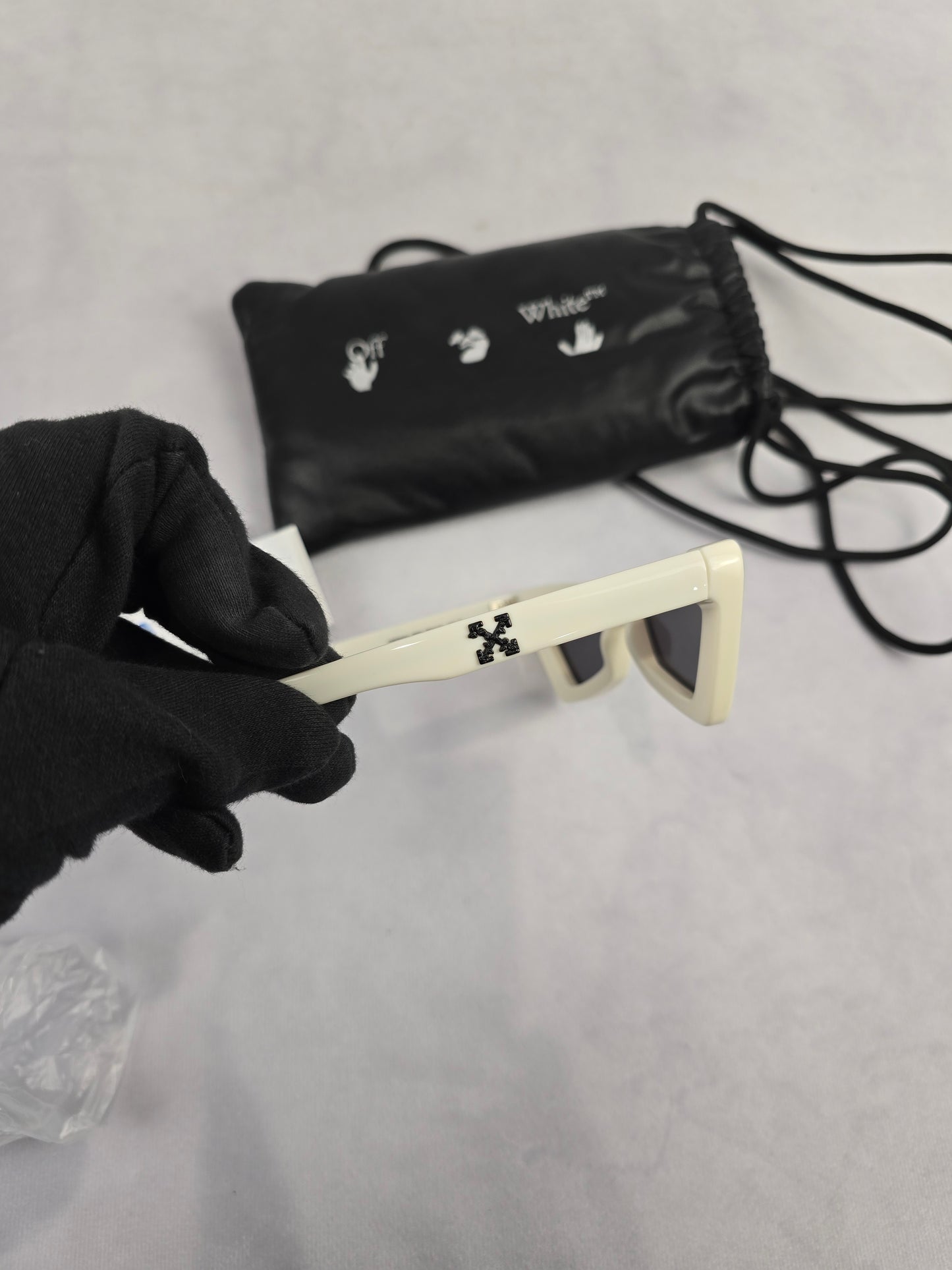Off White Artemisia Sunglasses - NWT