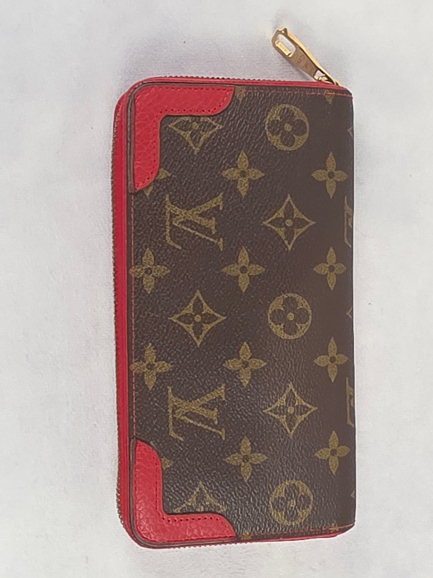 Louis Vuitton Brown Monogram Zippy Retiro Wallet – Red Leather Accents