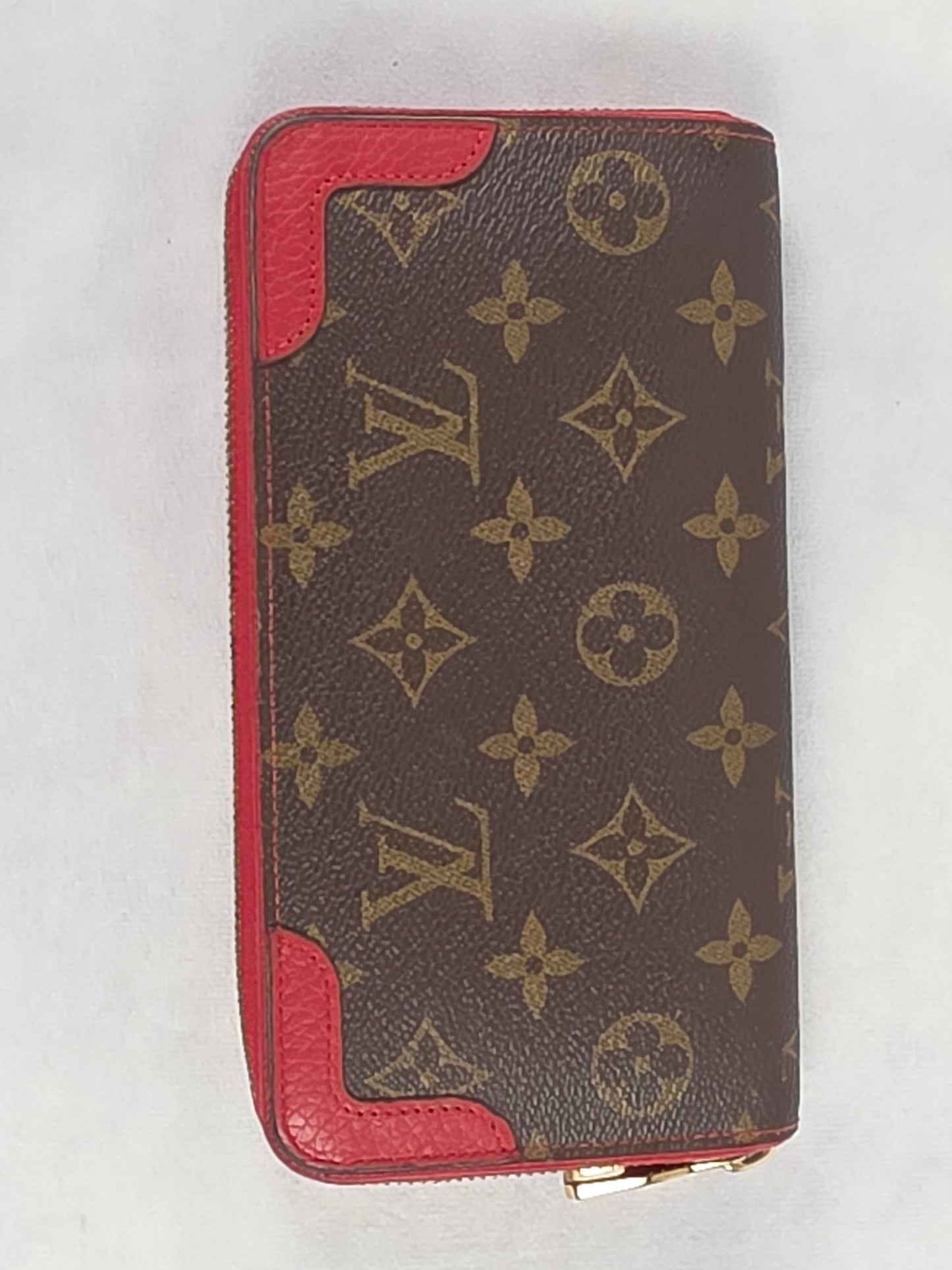 Louis Vuitton Brown Monogram Zippy Retiro Wallet – Red Leather Accents