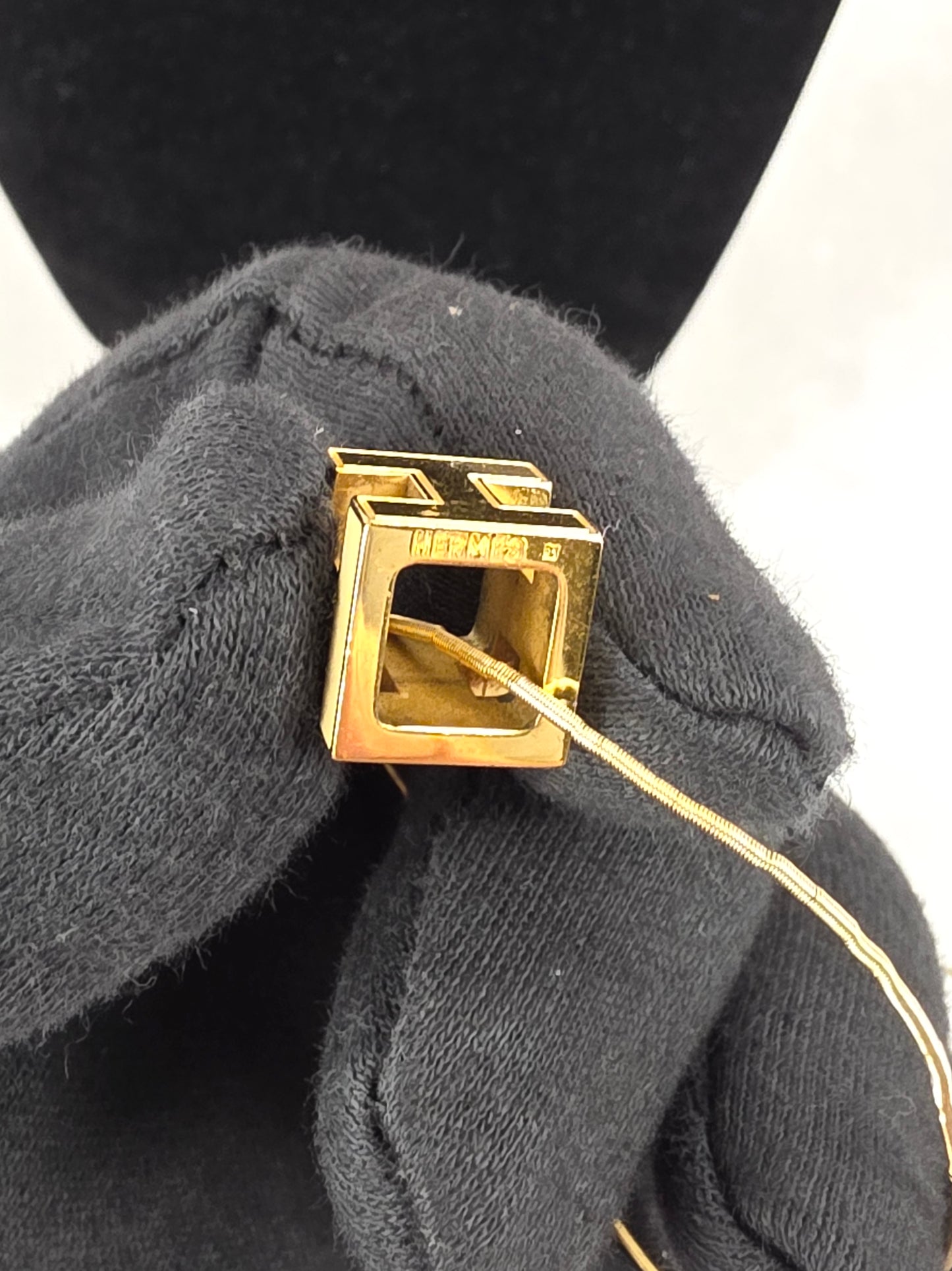 Hermès Cage d’H Cube Necklace - White & Gold (2)