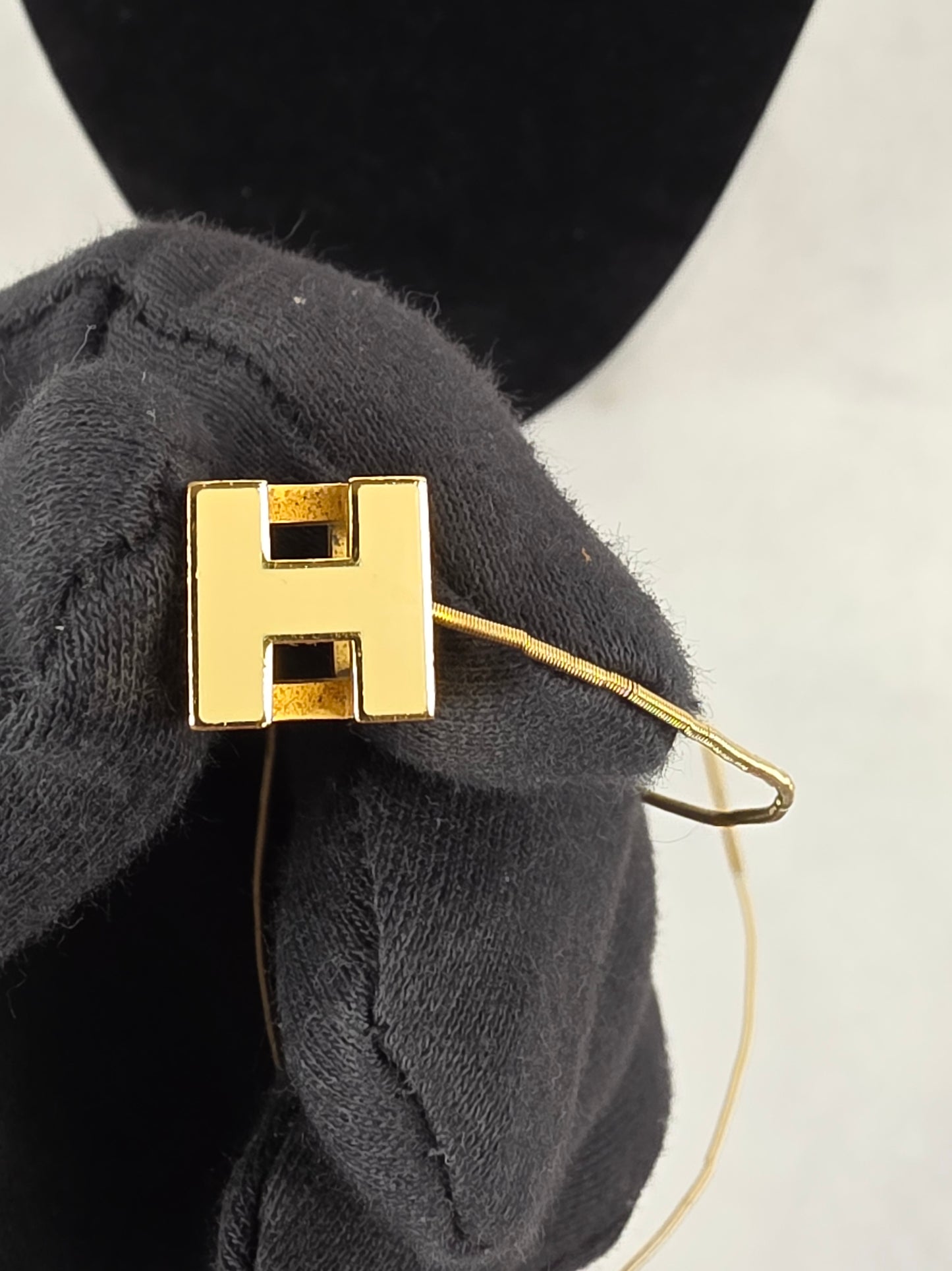 Hermès Cage d’H Cube Necklace - White & Gold (2)