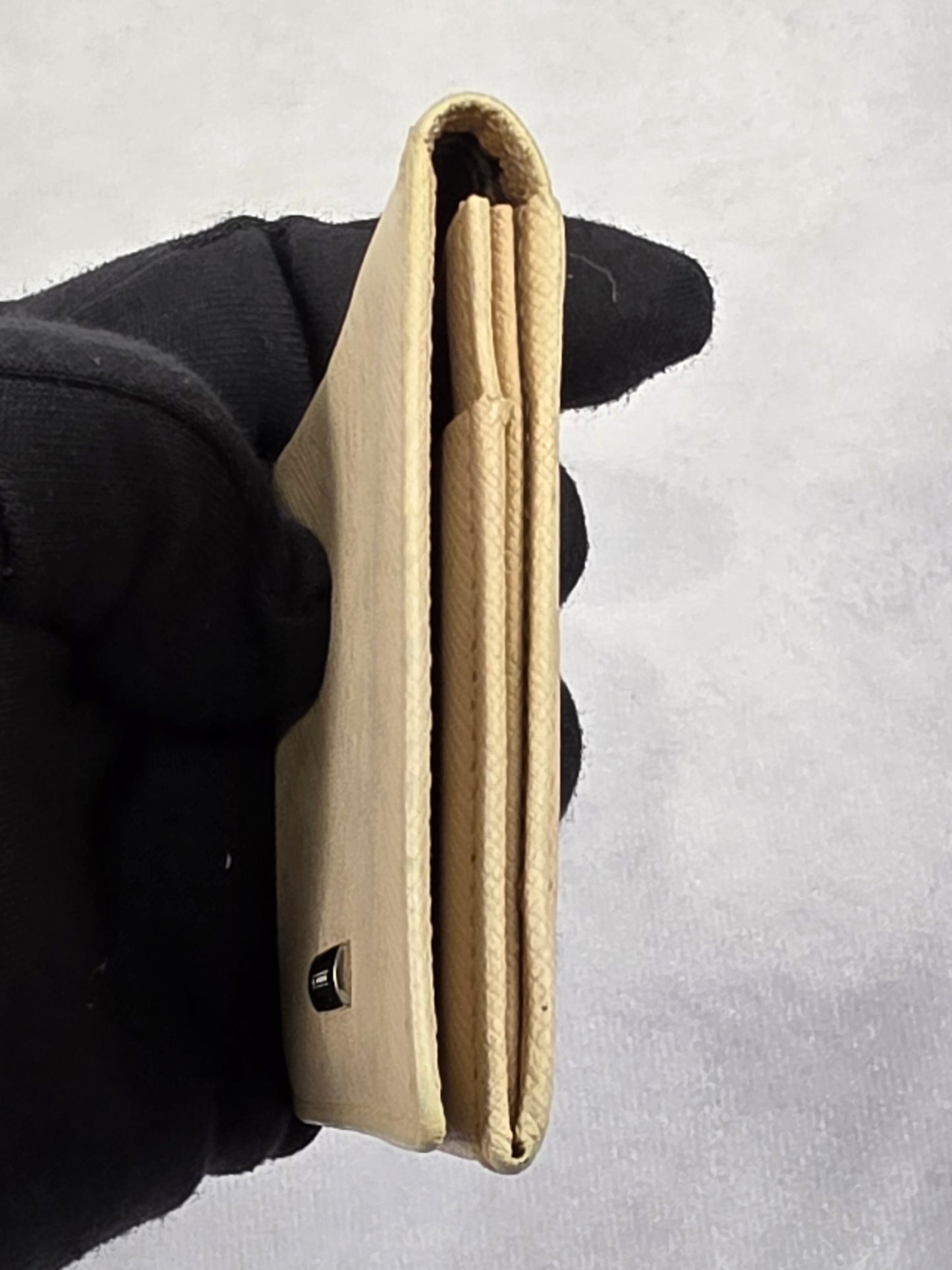 Burberry Beige Saffiano Leather Bifold Card Holder Wallet Minimalist