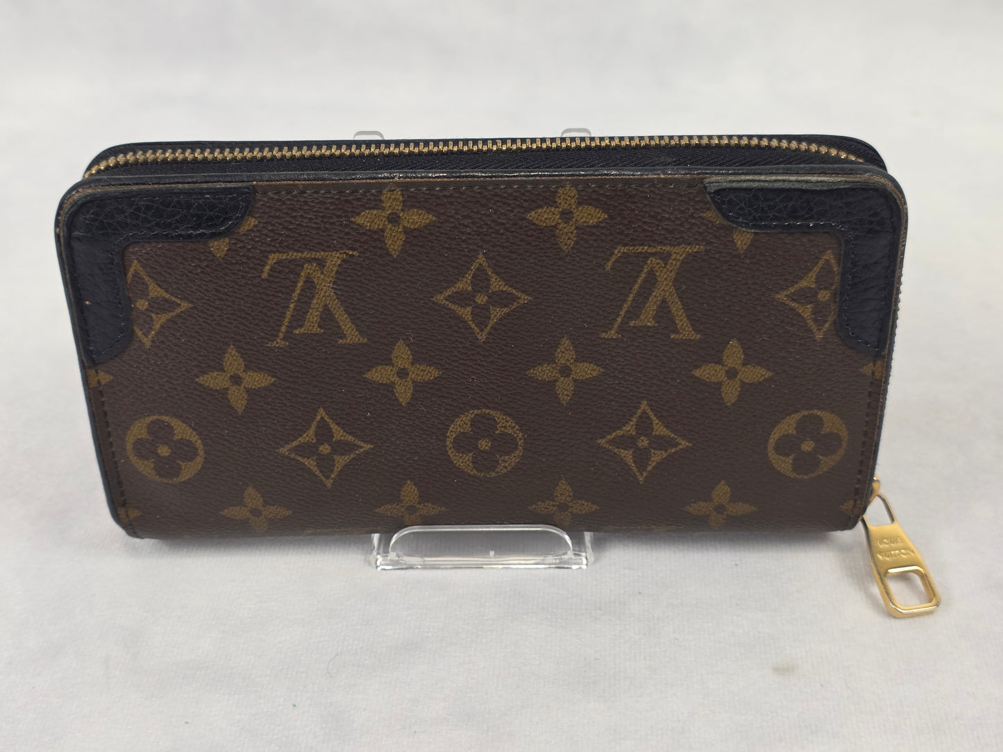 Louis Vuitton Brown Monogram Zippy Retiro Wallet – Black Leather Accents