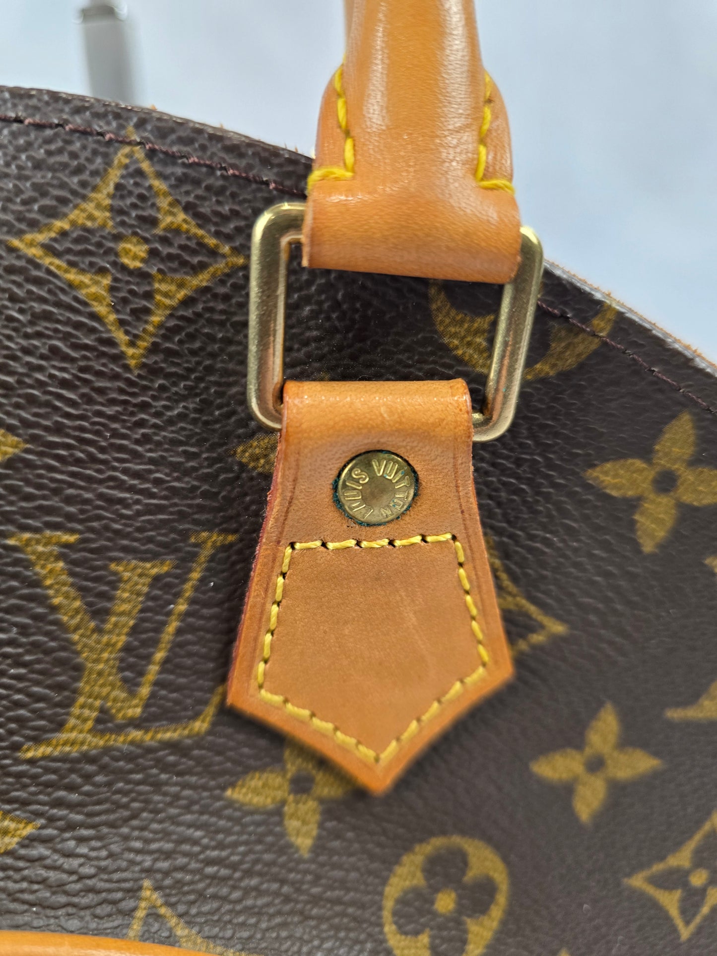 Louis Vuitton Ellipse MM Handbag