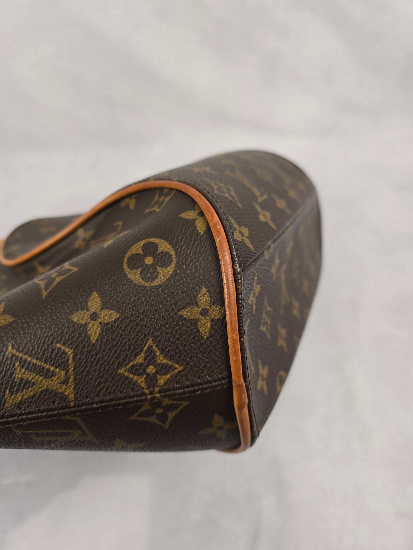 Louis Vuitton Ellipse MM Handbag