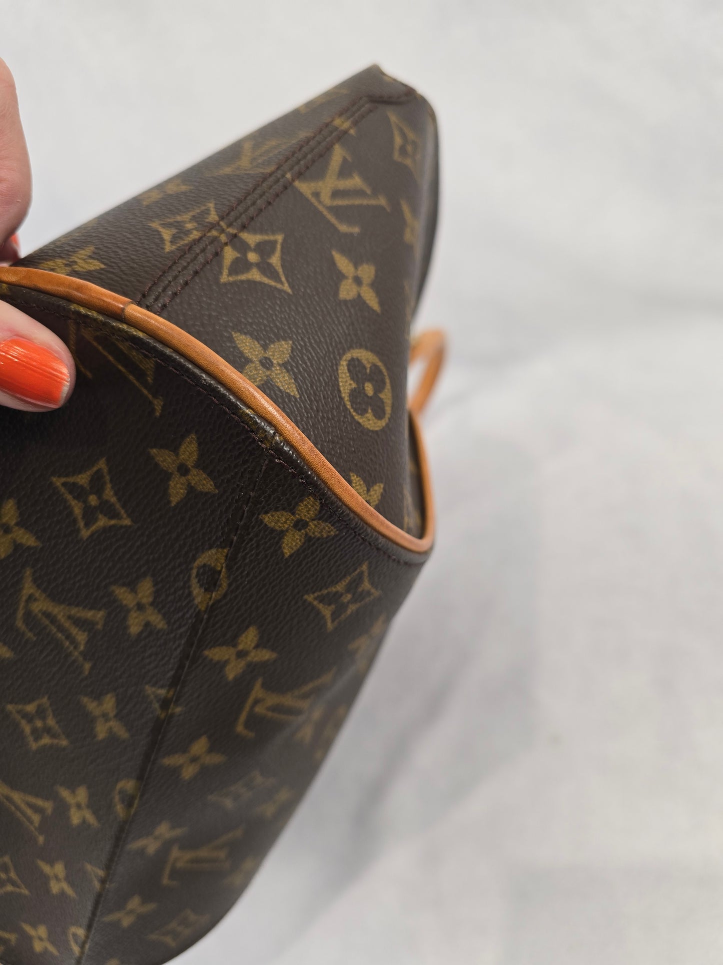 Louis Vuitton Ellipse MM Handbag