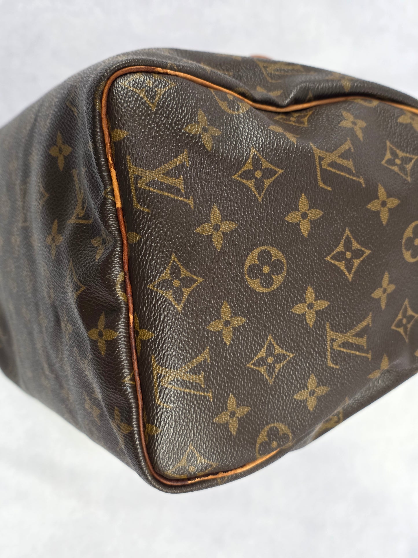 Louis Vuitton Vintage Monogram Canvas Speedy 30, TH1010