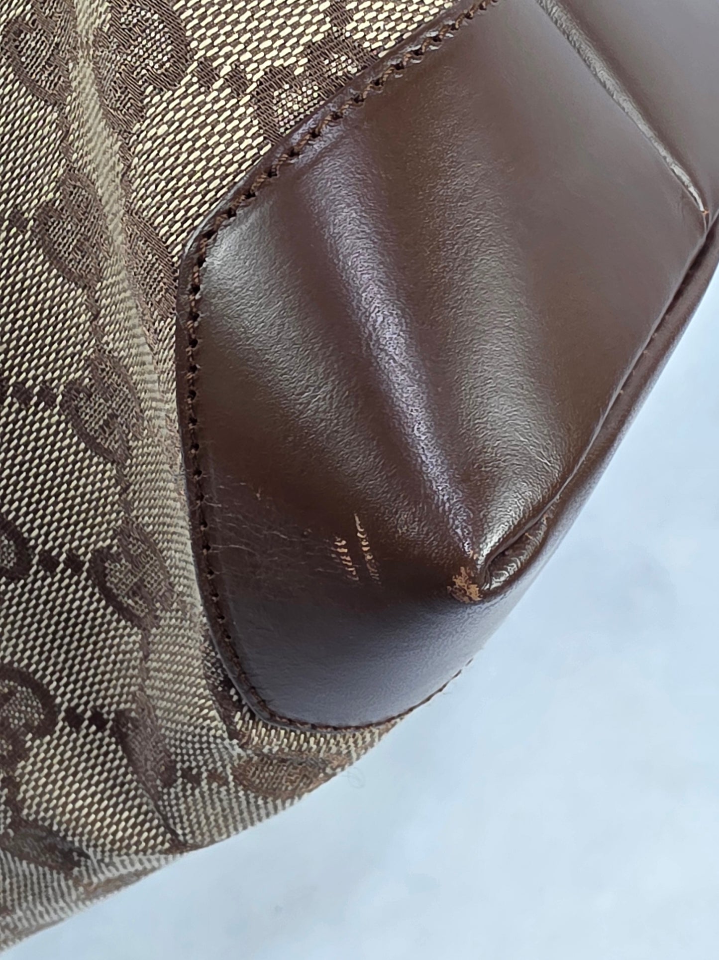 Gucci GG Canvas Front Zip Pocket Zippered Tote Bag