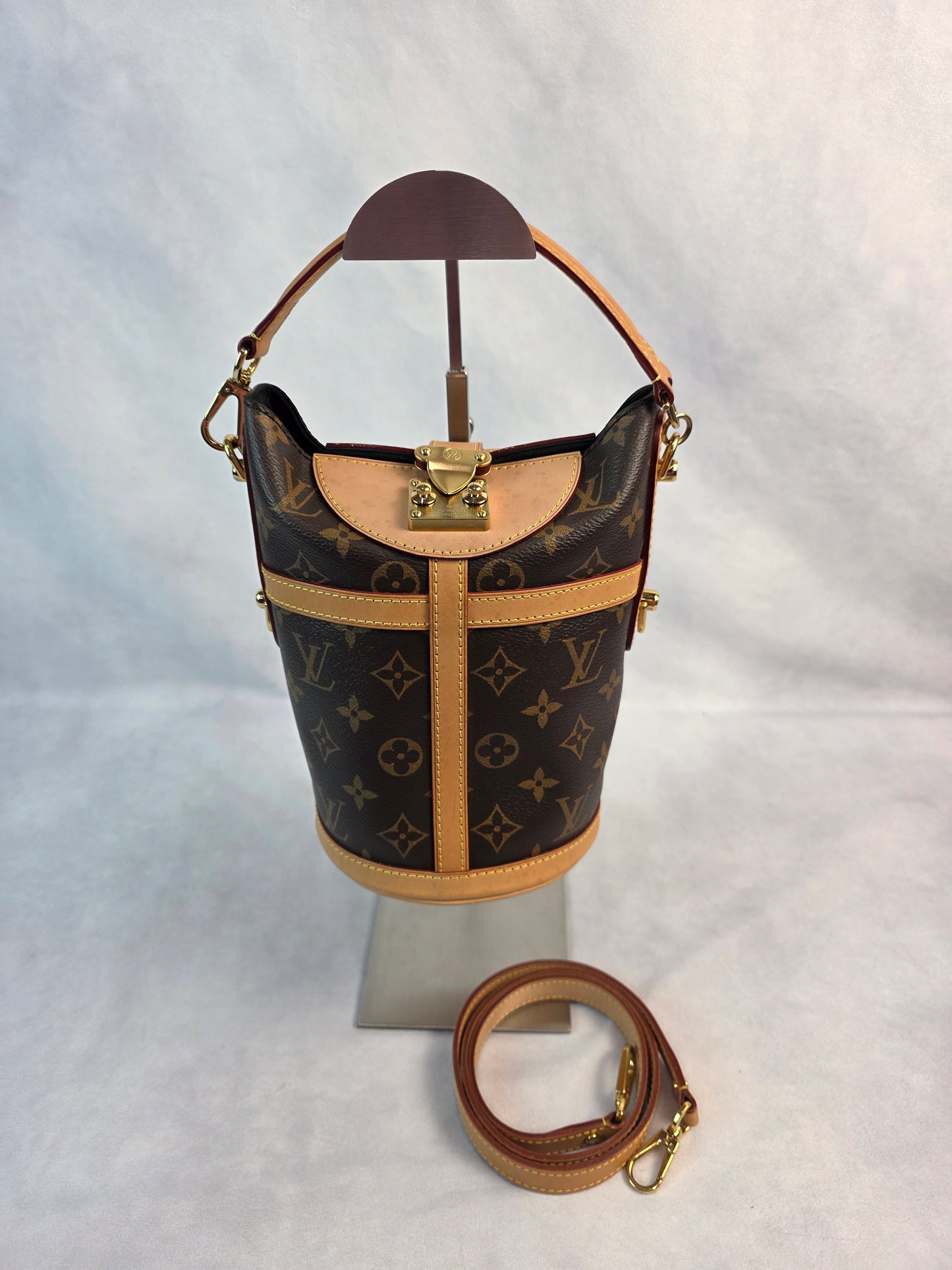 Louis Vuitton Monogram Canvas Duffle Bag (Model Number: M43587)