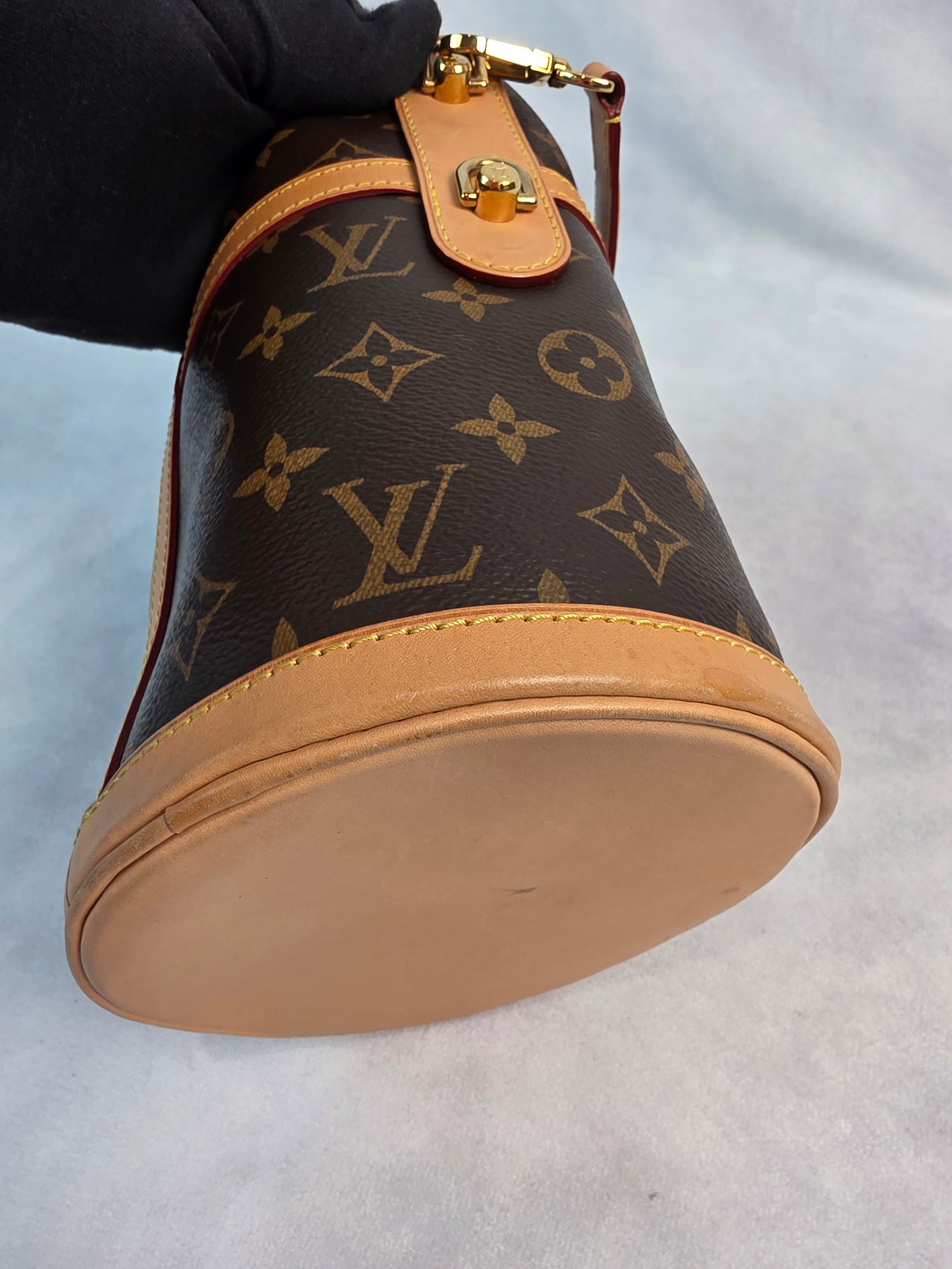 Louis Vuitton Monogram Canvas Duffle Bag (Model Number: M43587)