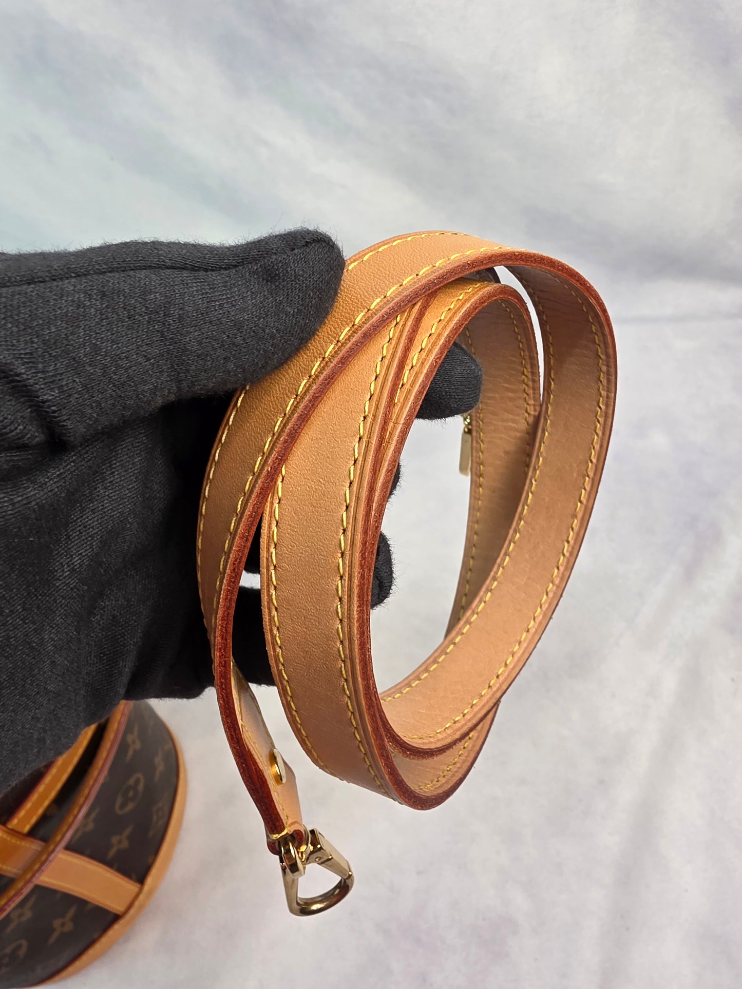 Louis Vuitton Monogram Canvas Duffle Bag (Model Number: M43587)