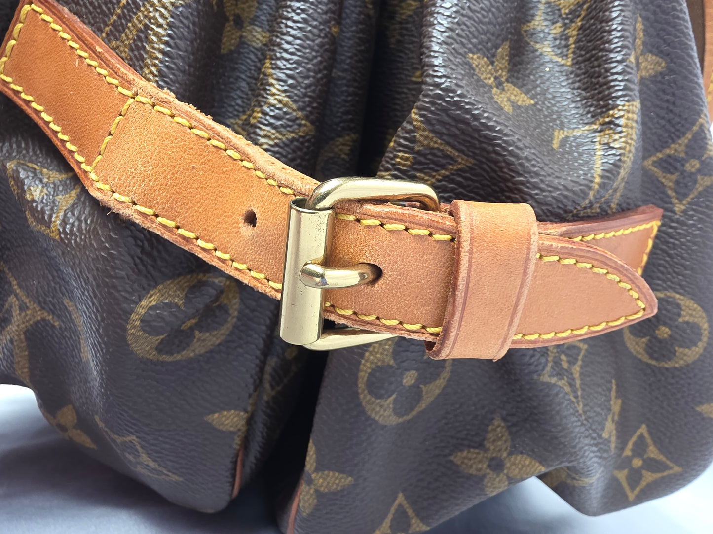 Louis Vuitton Monogram Saumur 35 Crossbody Messenger Bag, AR0935